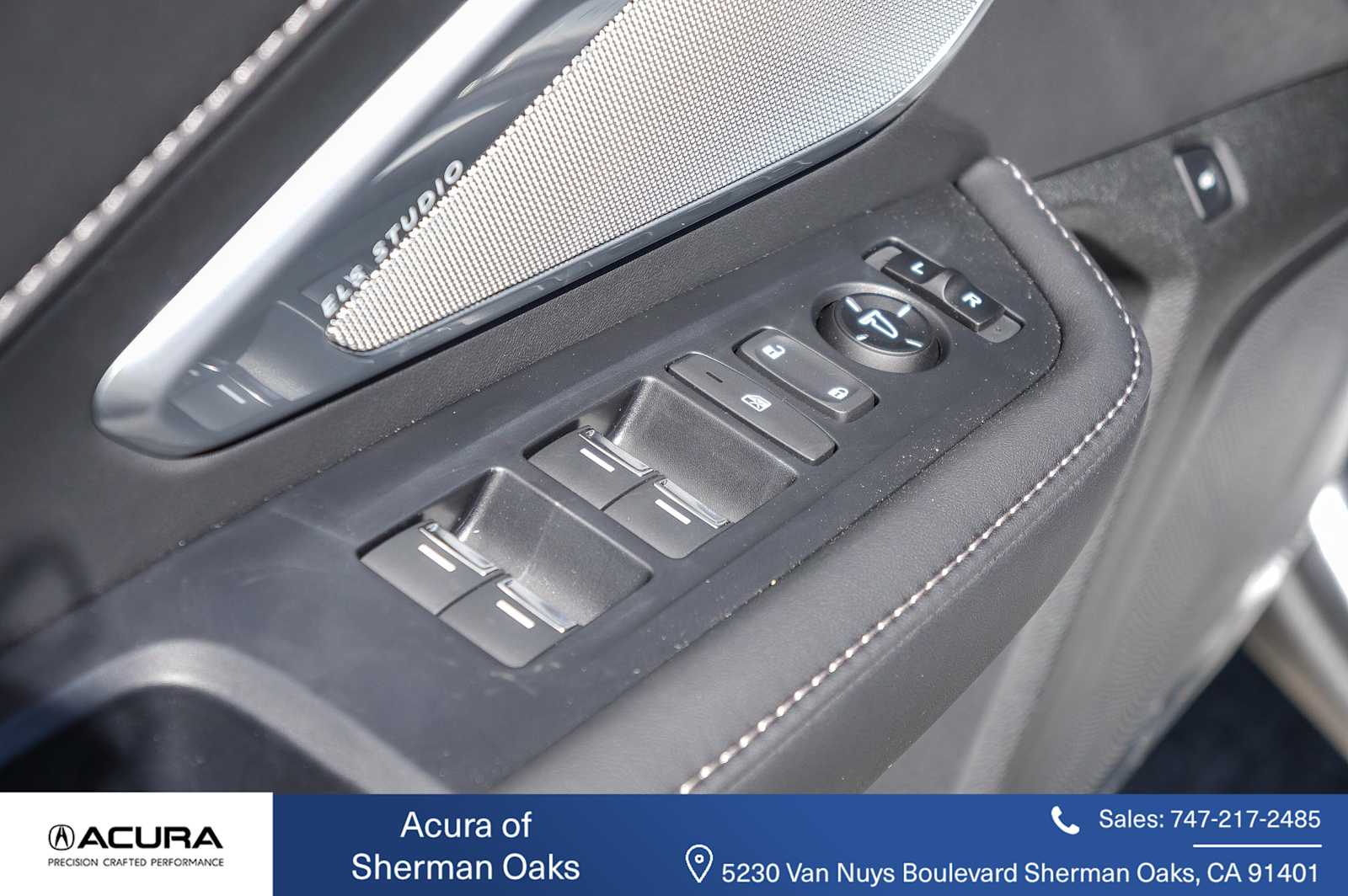 Thumbnail: 2025 Acura RDX - 28