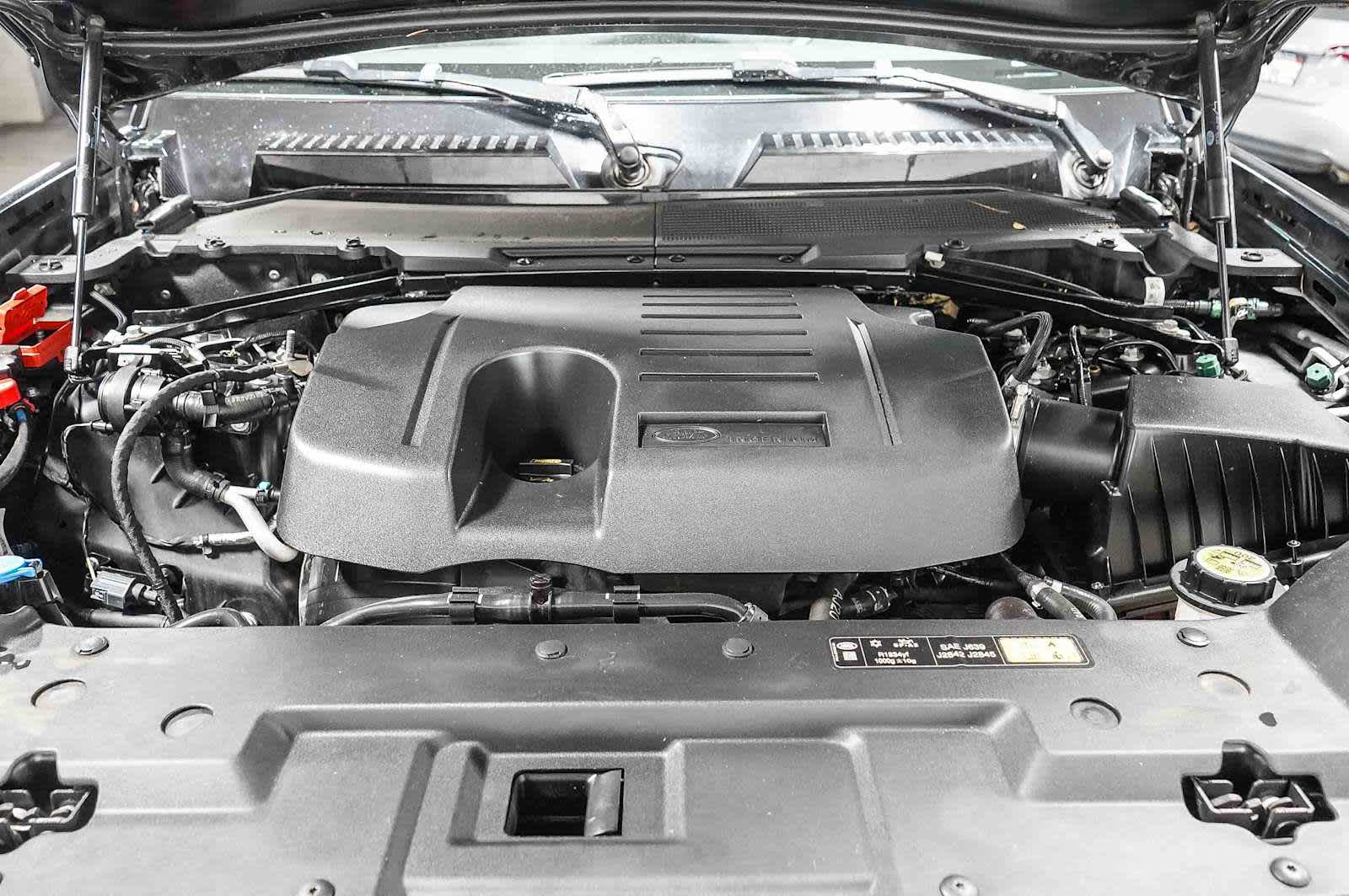 Thumbnail: 2020 Land Rover Defender - 31