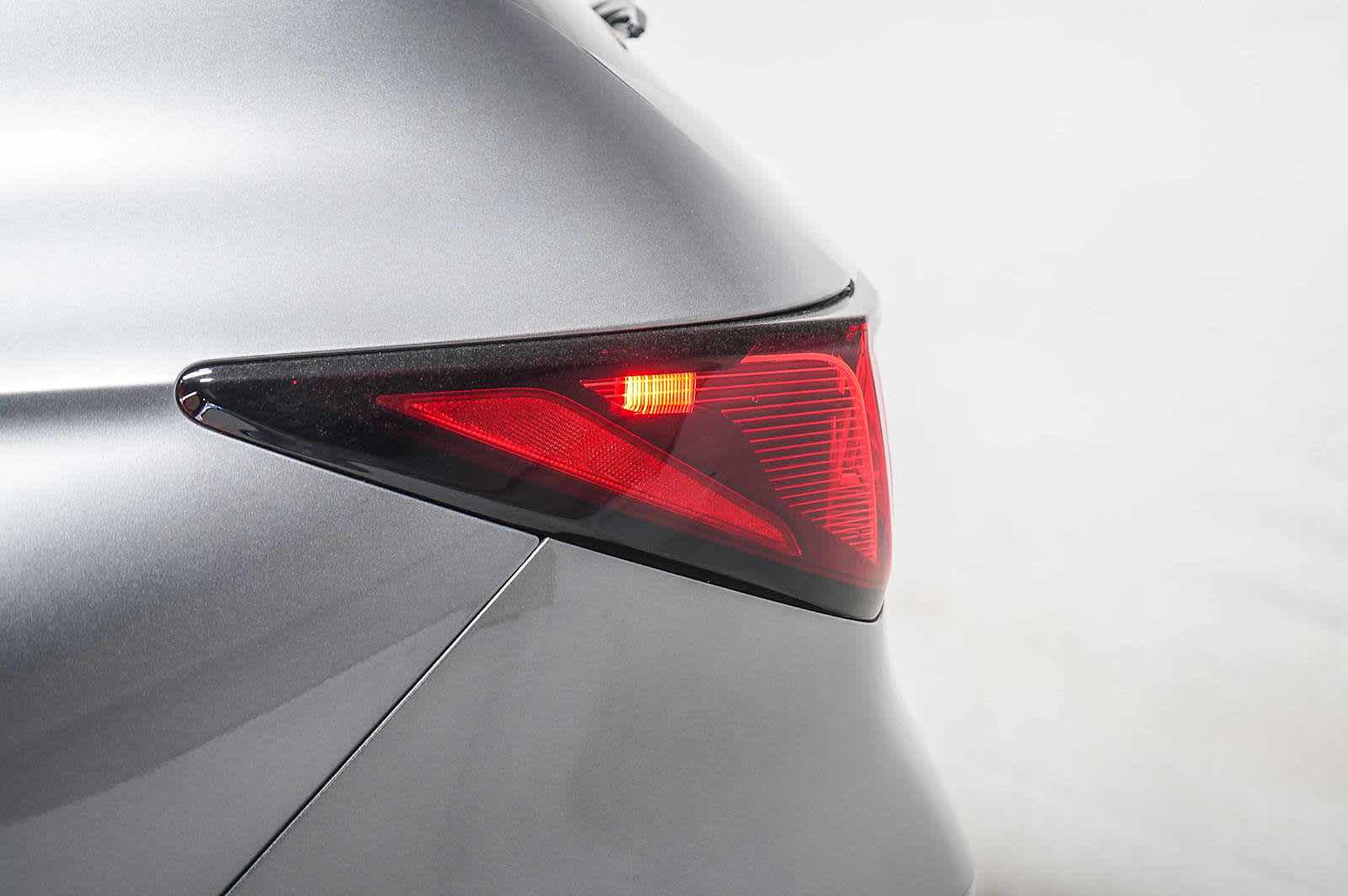 2025 Acura MDX SH-AWD photo 5