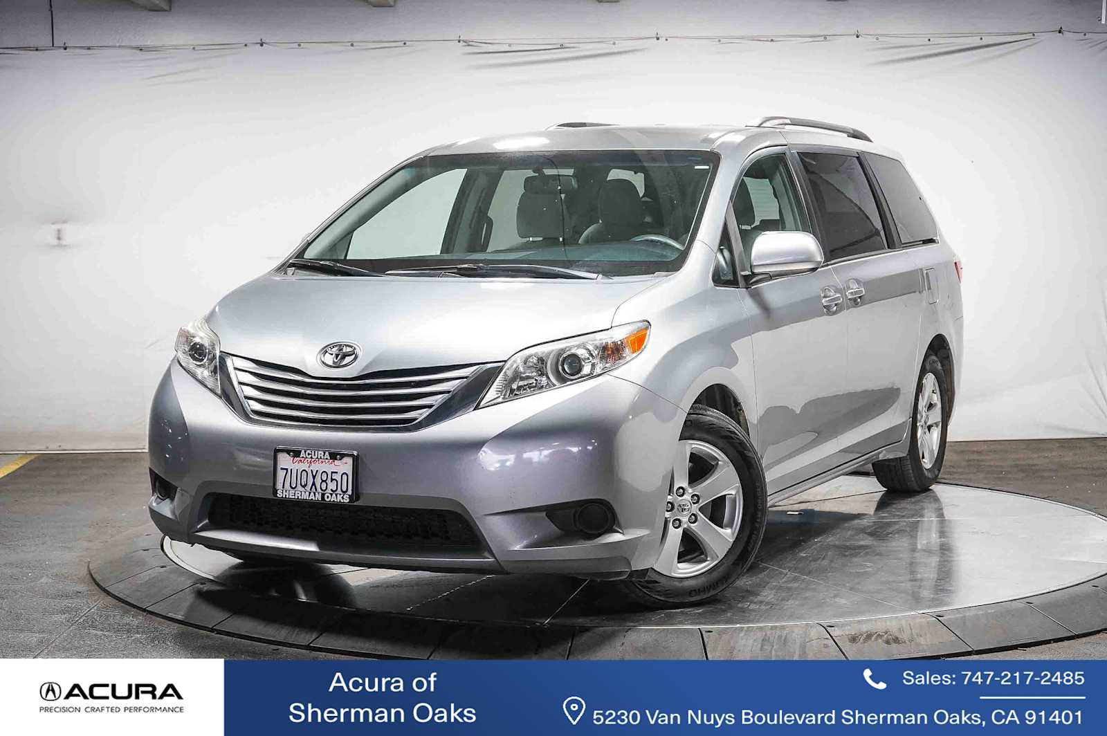 2016 Toyota Sienna LE -
                  Sherman Oaks, CA