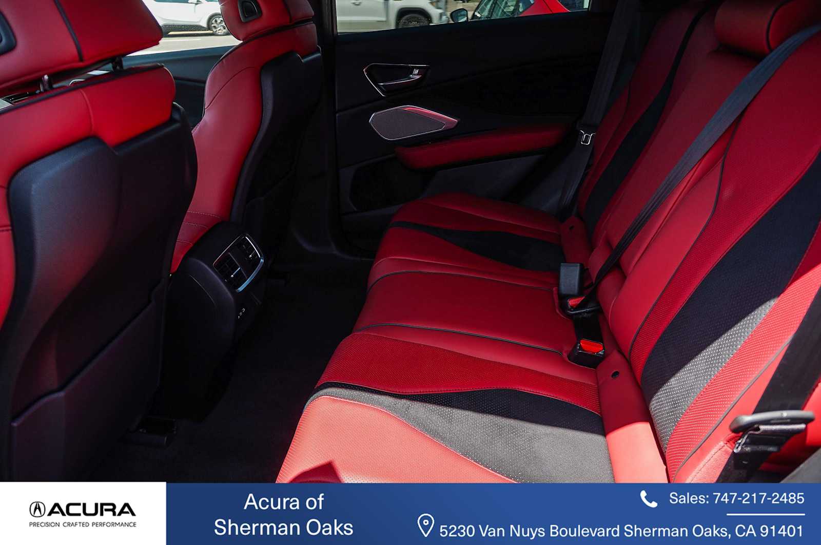 Thumbnail: 2025 Acura RDX - 25