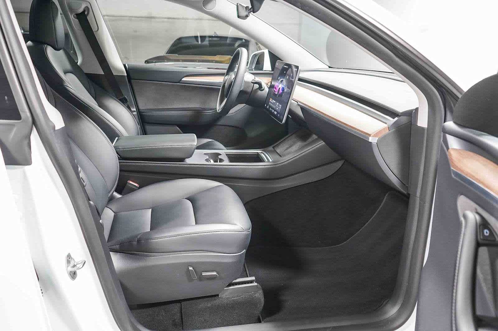 Thumbnail: 2024 Tesla Model Y - 18