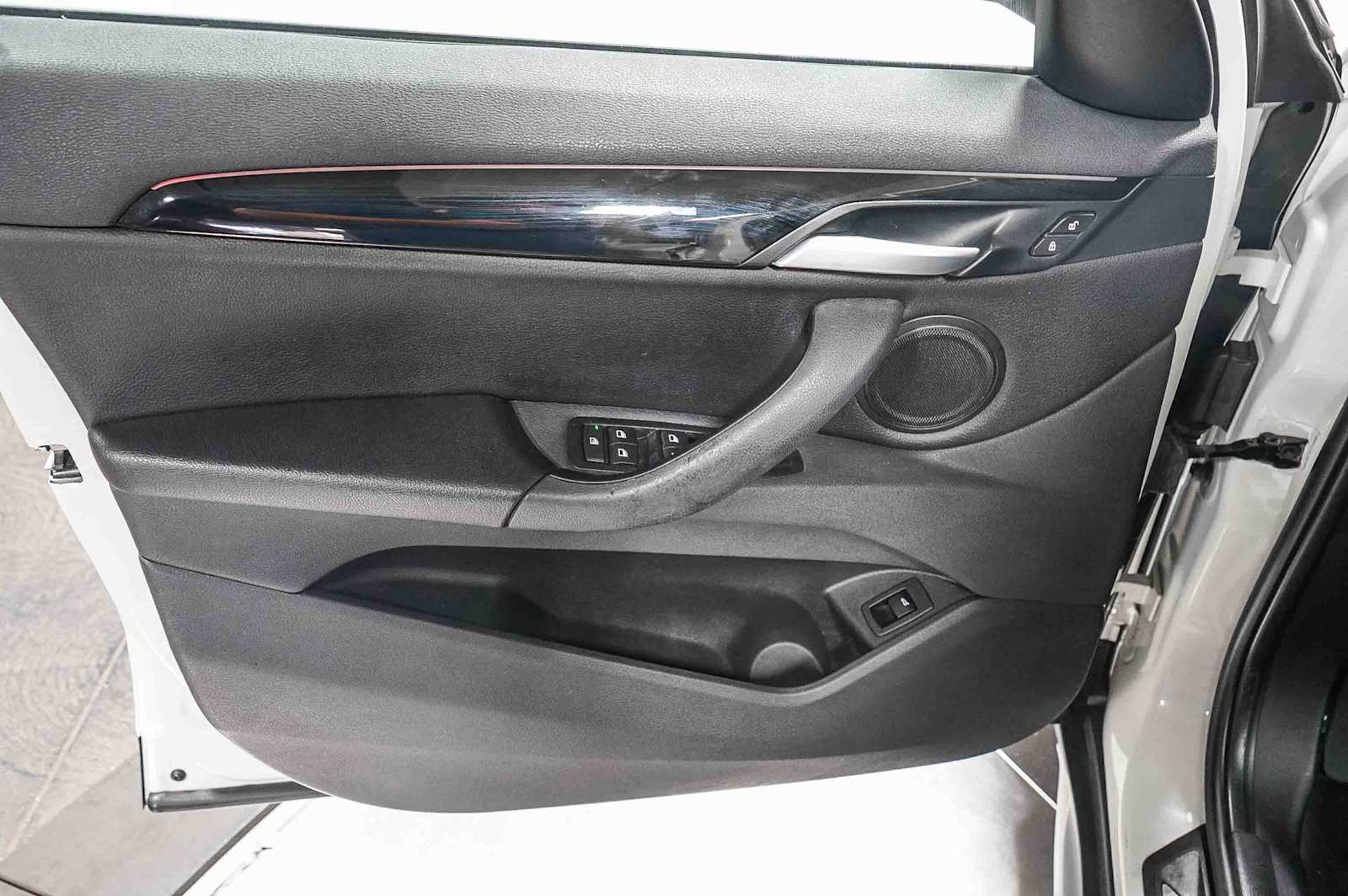 Thumbnail: 2017 BMW X1 - 22