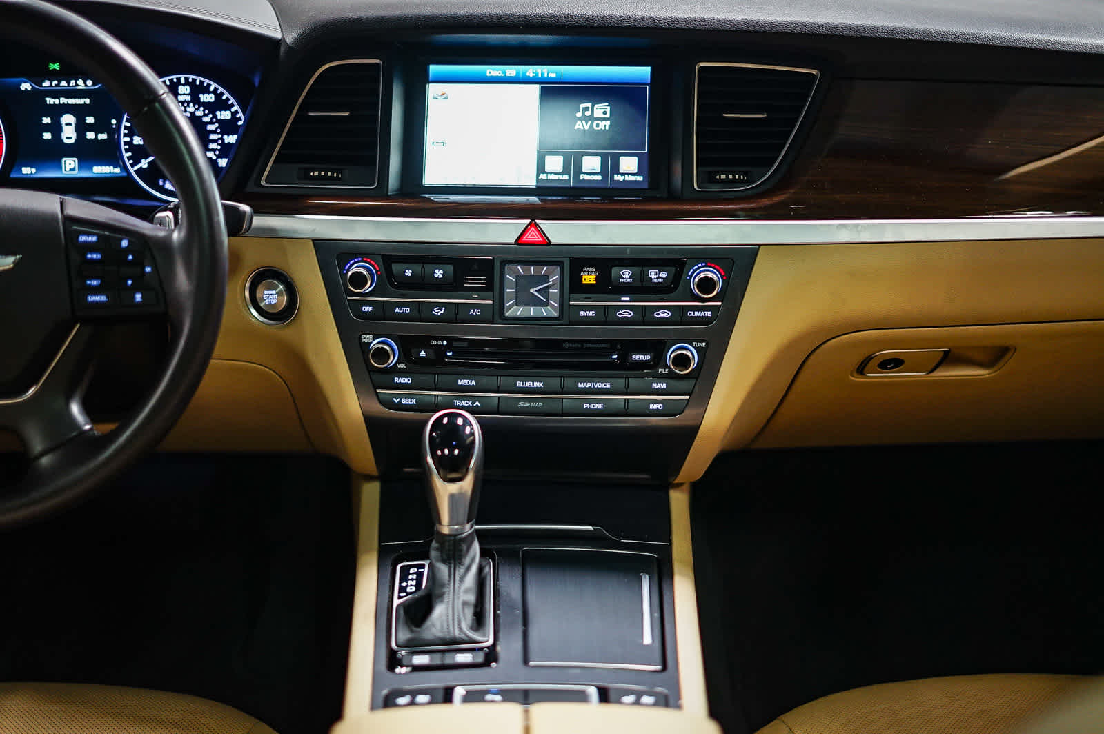 Thumbnail: 2017 Genesis G80 - 15