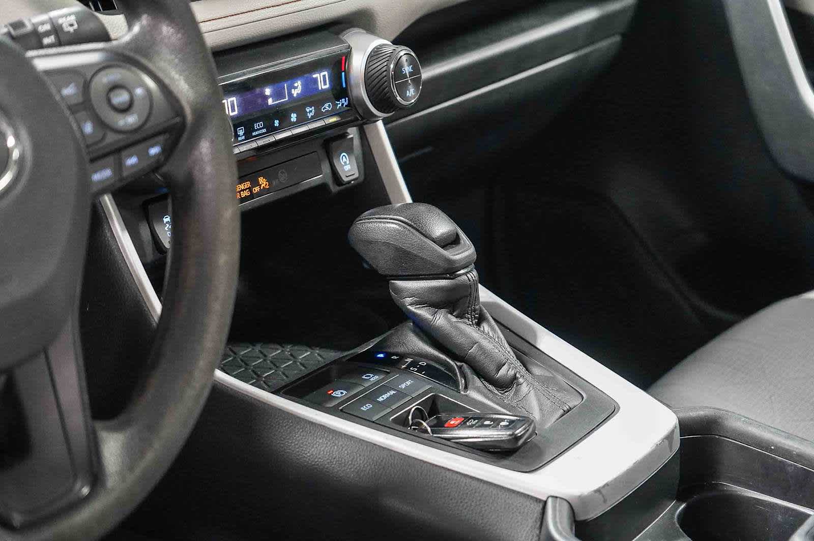 Thumbnail: 2021 Toyota RAV4 - 27