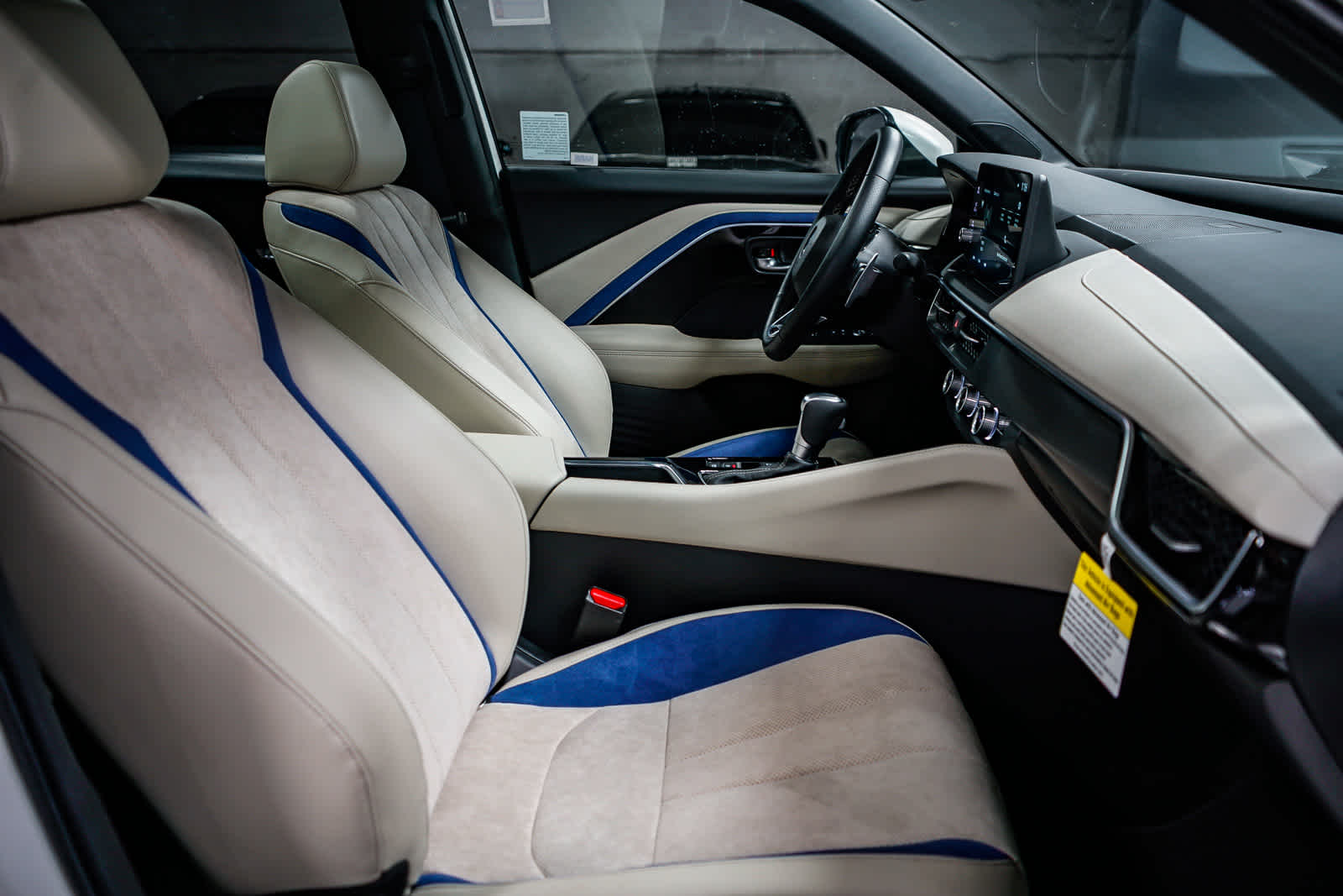 Thumbnail: 2025 Acura ADX - 18