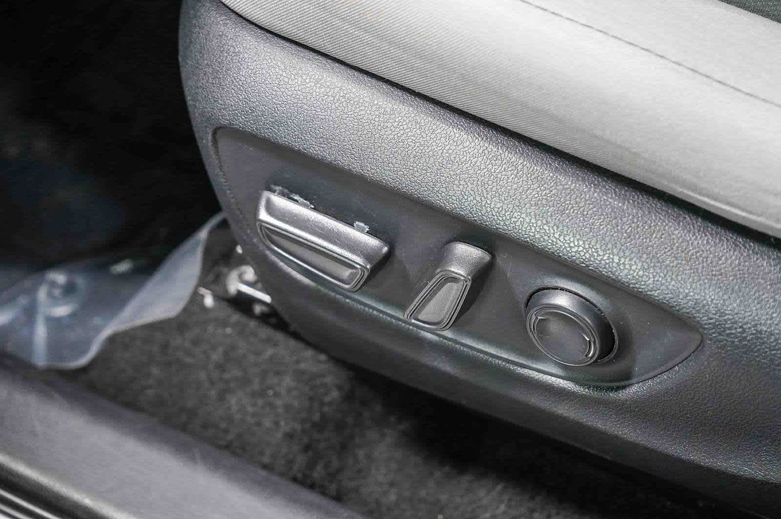 Thumbnail: 2021 Toyota RAV4 - 26