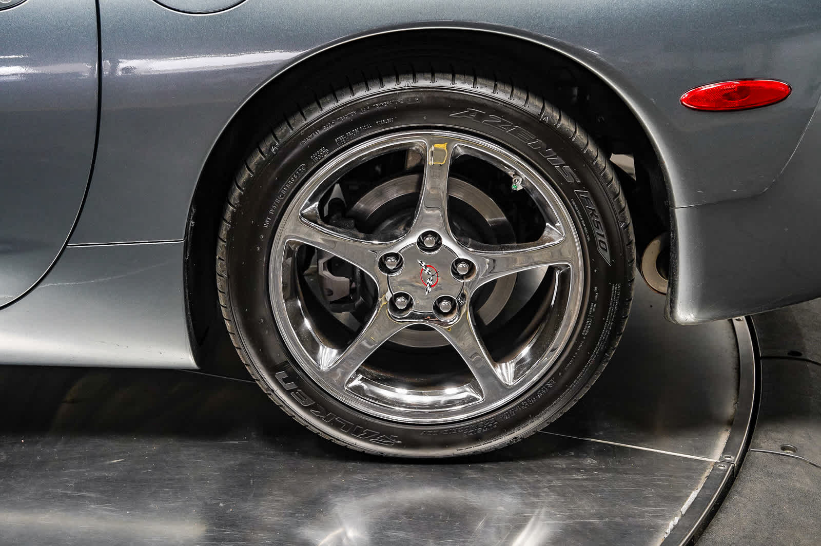 Thumbnail: 2004 Chevrolet Corvette - 11