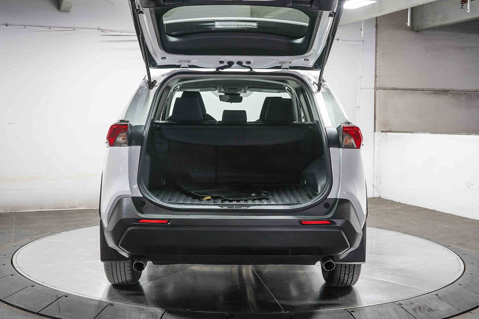 Thumbnail: 2024 Toyota RAV4 - 29