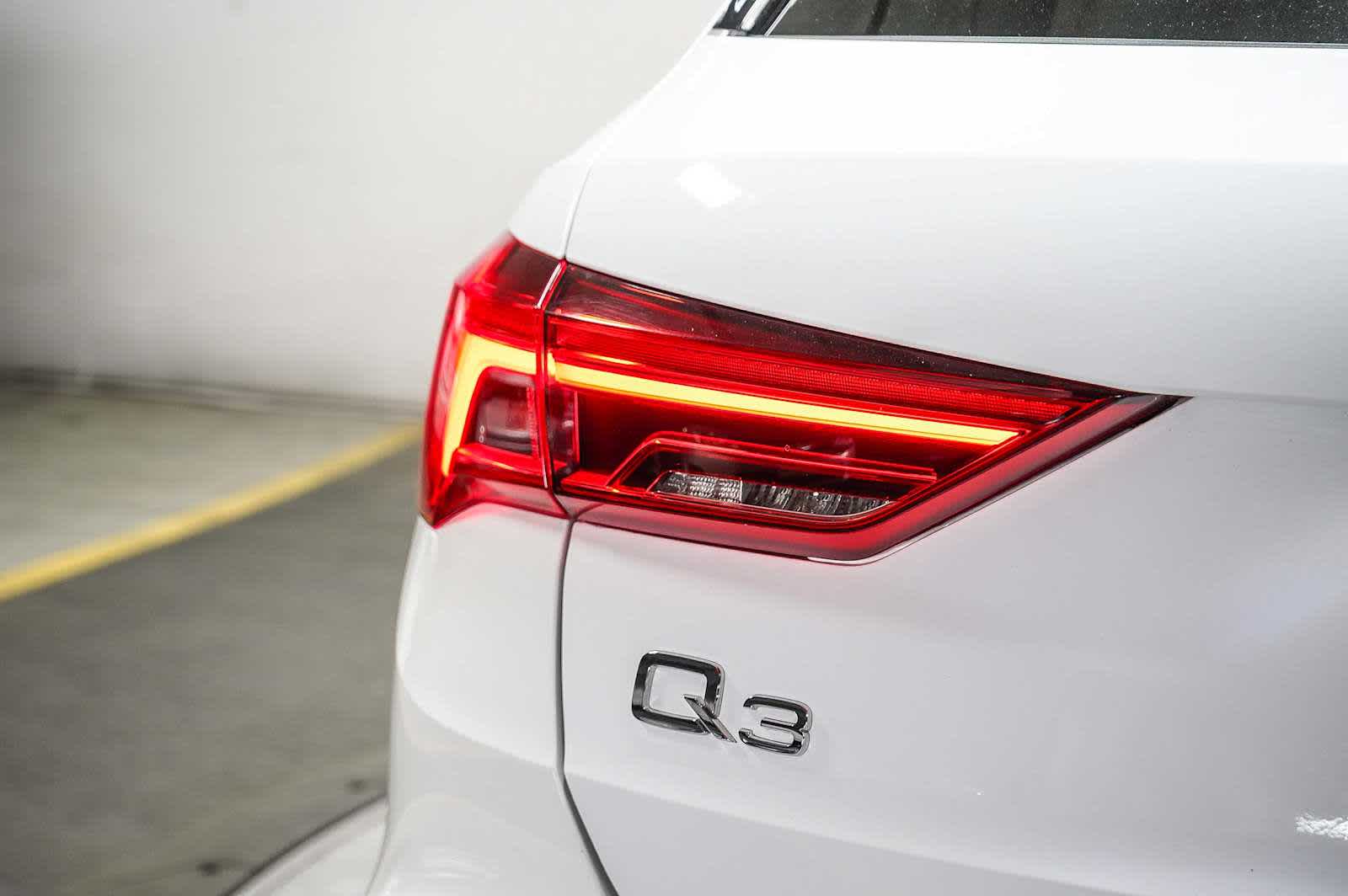 Thumbnail: 2024 Audi Q3 - 12