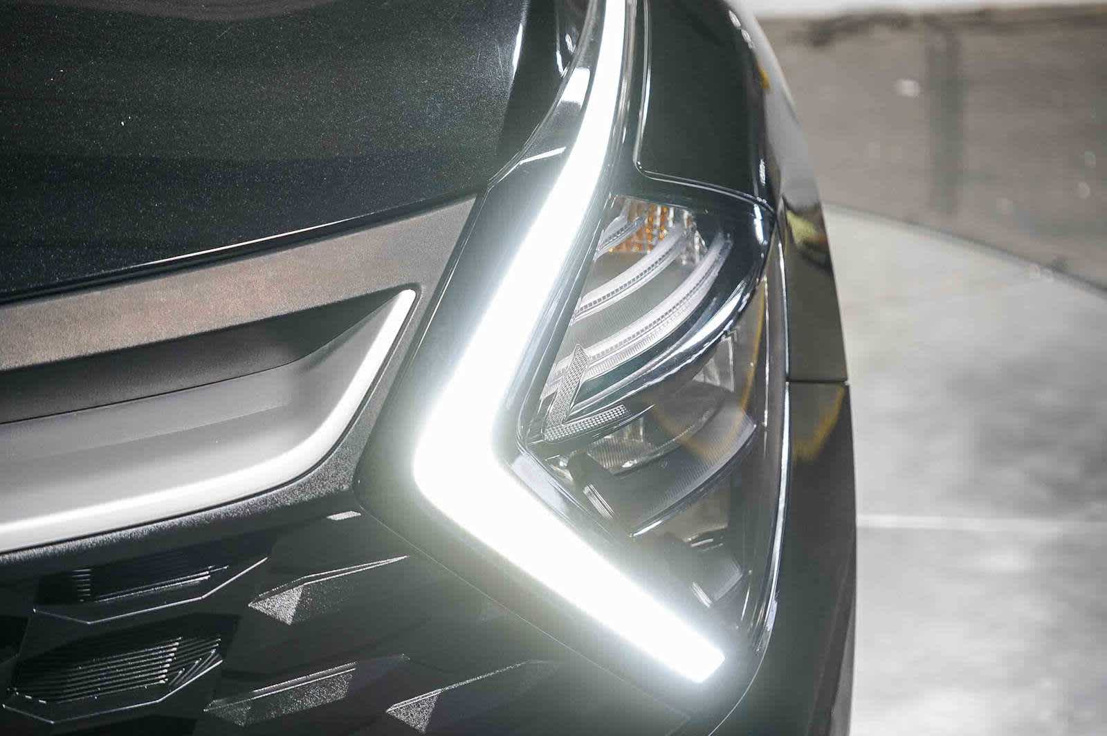 Thumbnail: 2023 Kia Sportage - 8