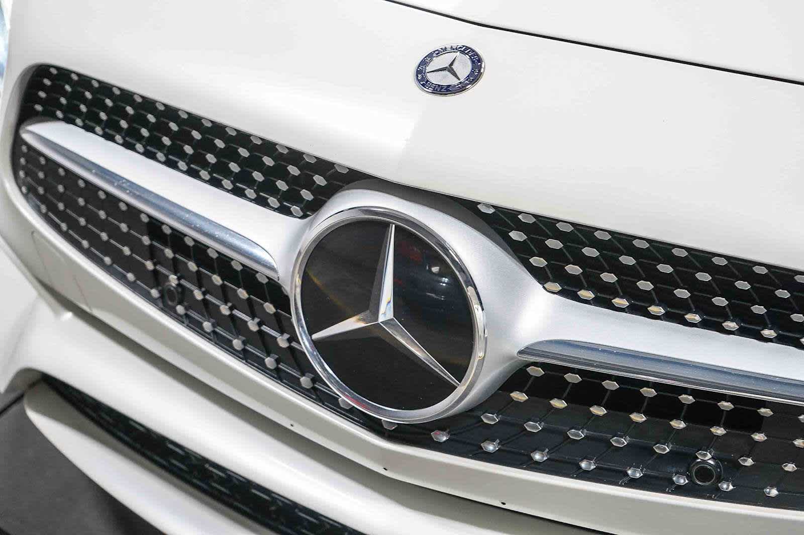 Thumbnail: 2017 Mercedes-Benz SL-Class - 9