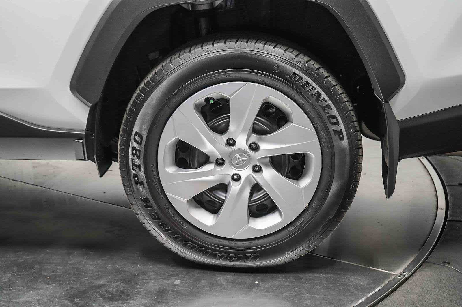 Thumbnail: 2024 Toyota RAV4 - 12