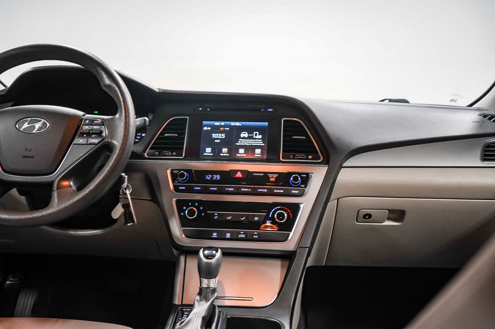 Thumbnail: 2017 Hyundai Sonata - 11