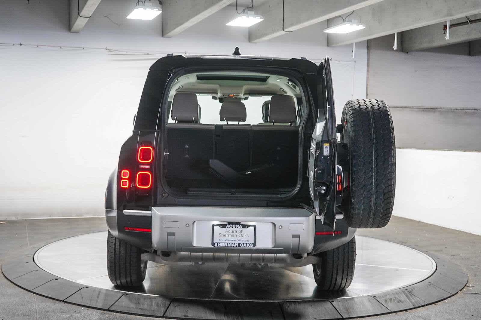 Thumbnail: 2020 Land Rover Defender - 30