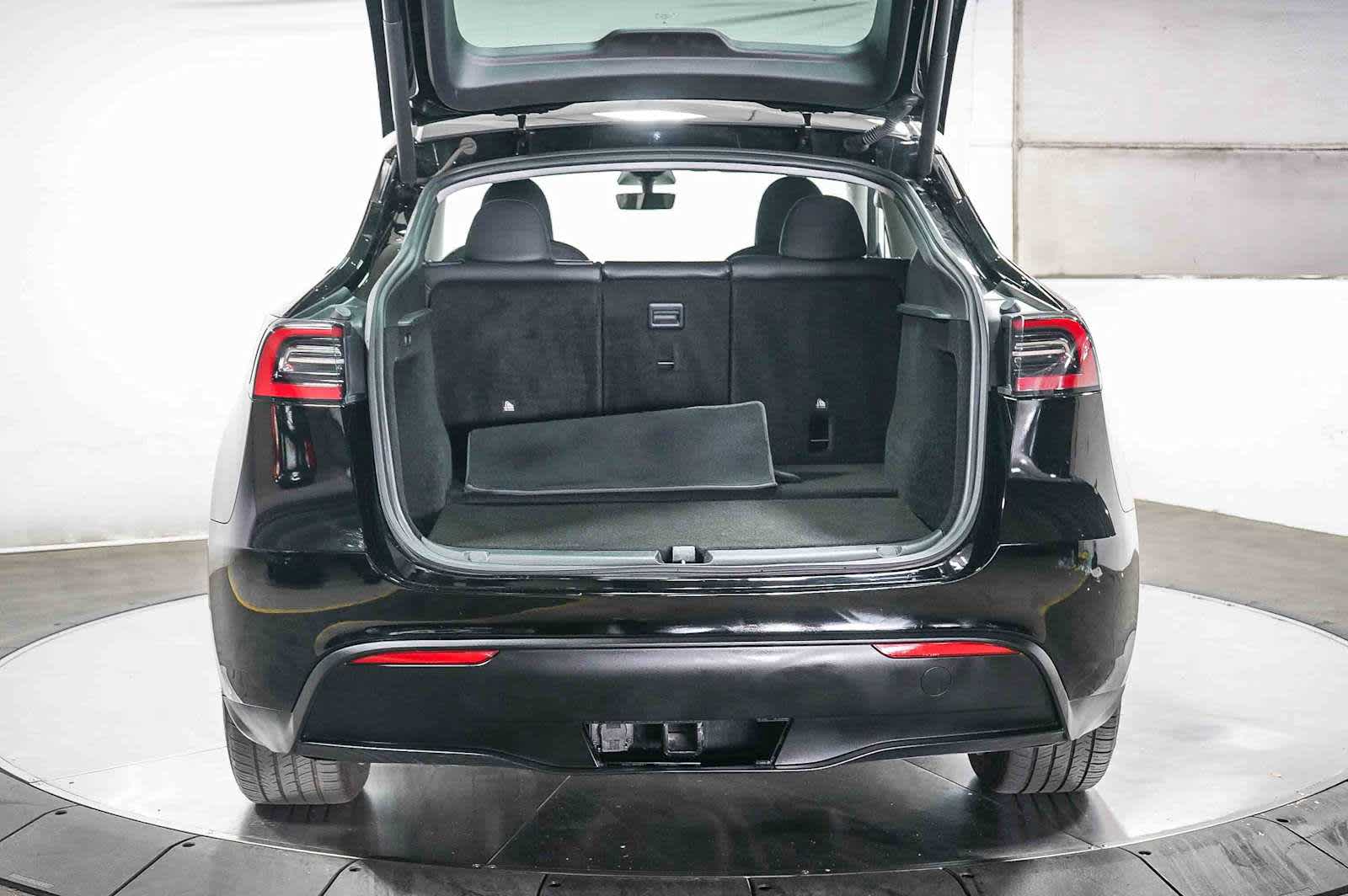 Thumbnail: 2023 Tesla Model Y - 29