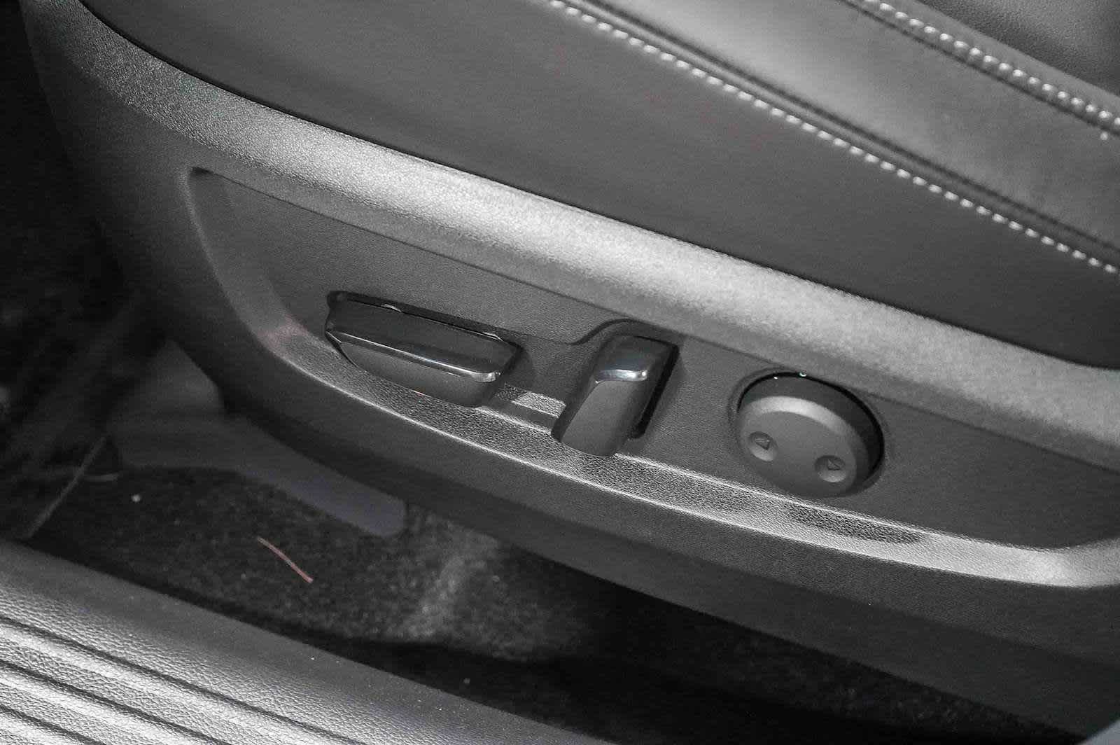 Thumbnail: 2025 INFINITI QX50 - 25