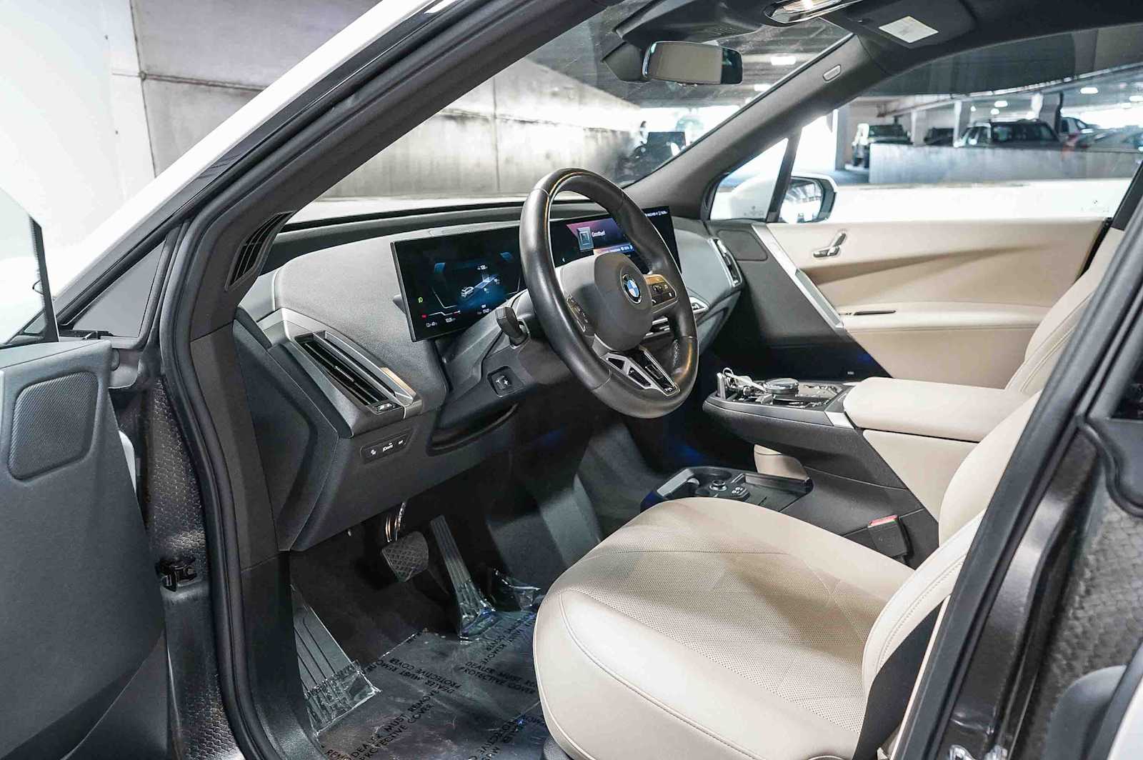 Thumbnail: 2025 BMW iX - 18