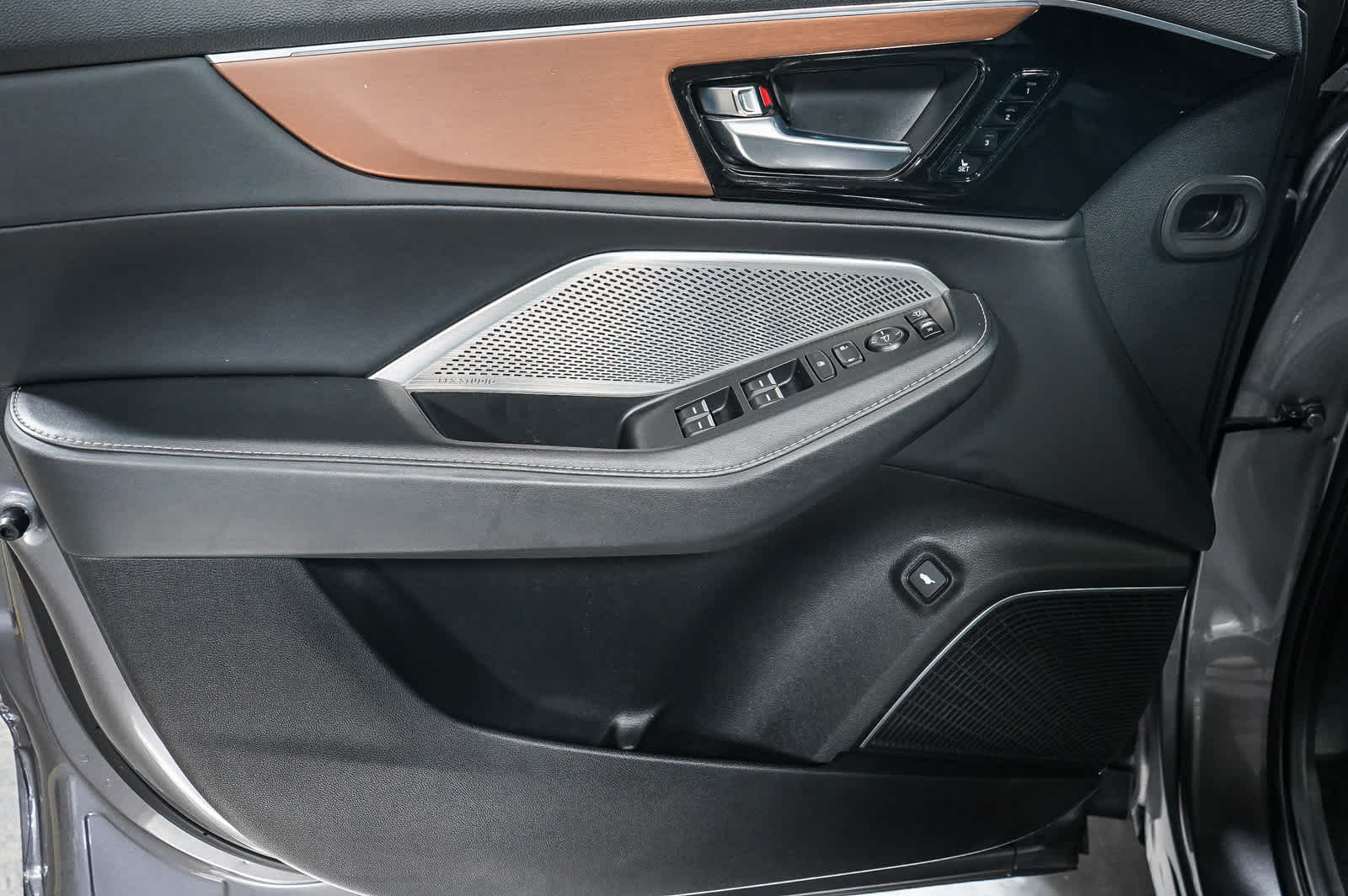 Thumbnail: 2022 Acura MDX - 25