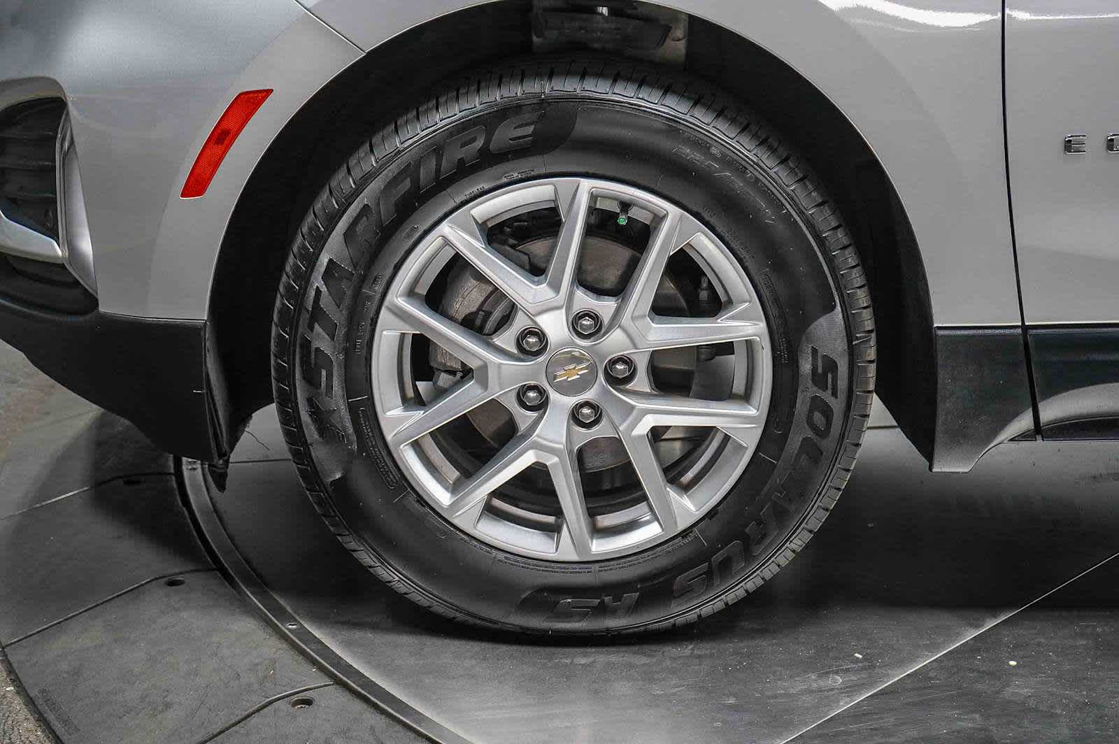 Thumbnail: 2022 Chevrolet Equinox - 10