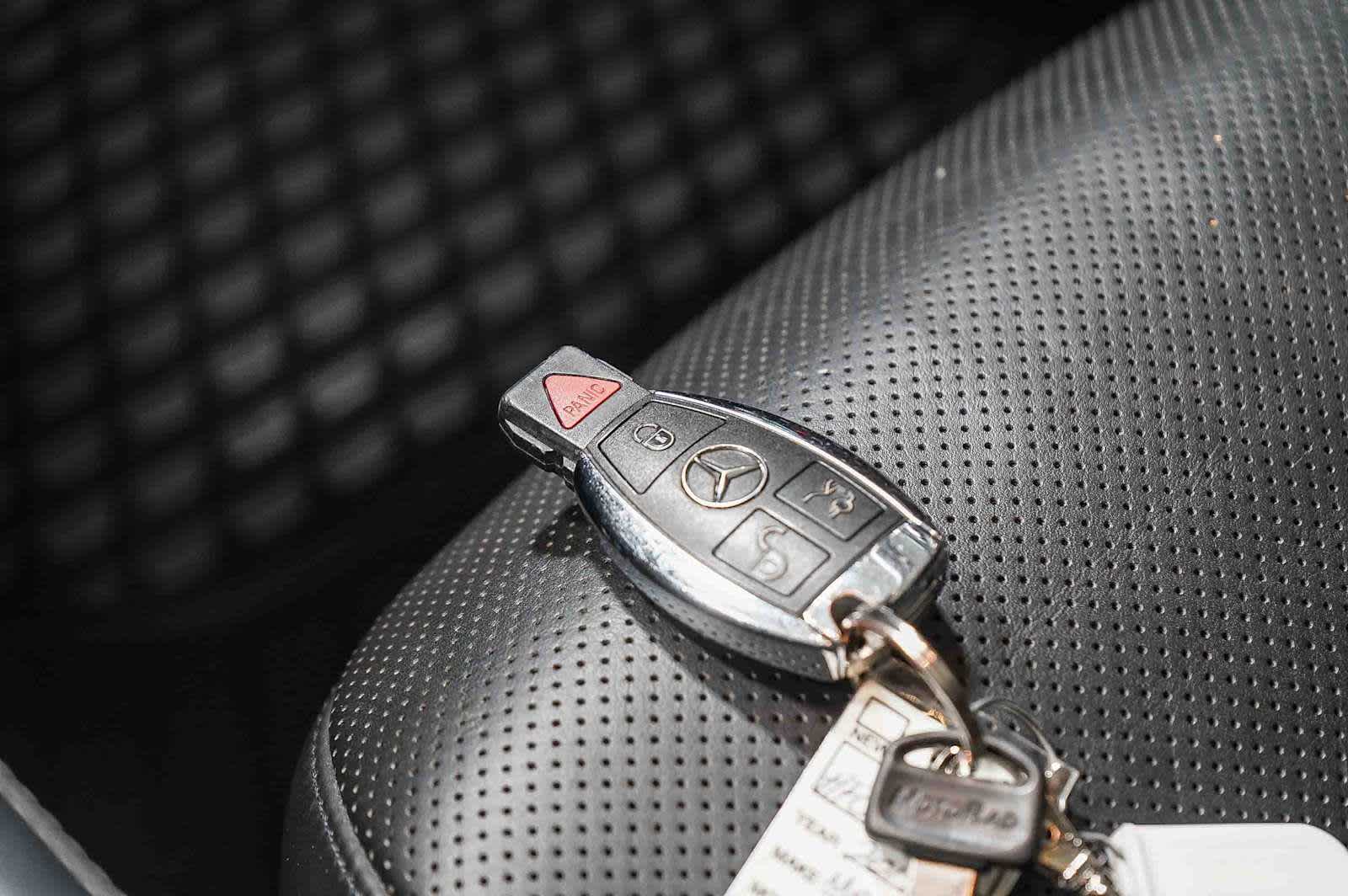 Thumbnail: 2017 Mercedes-Benz SL-Class - 30