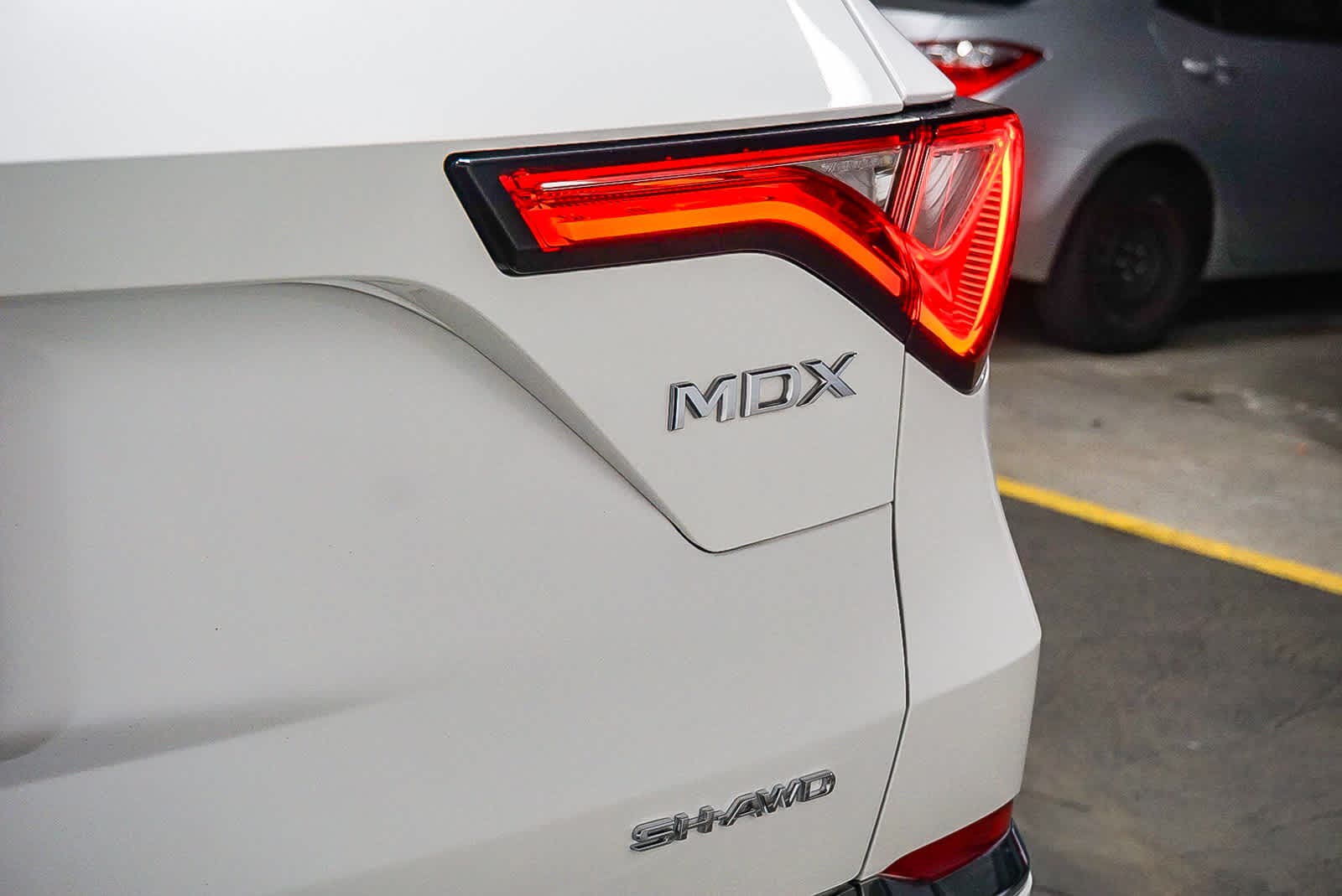 Thumbnail: 2023 Acura MDX - 13