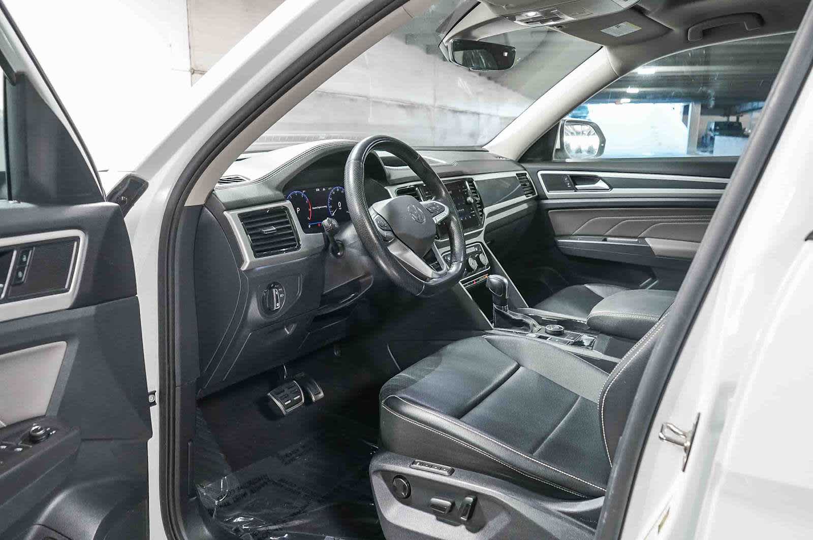 Thumbnail: 2021 Volkswagen Atlas - 17