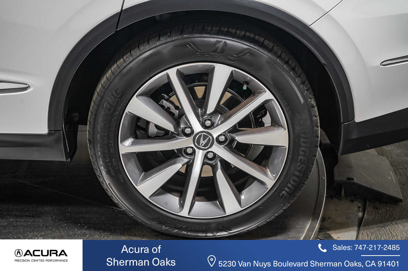 Thumbnail: 2025 Acura MDX - 8