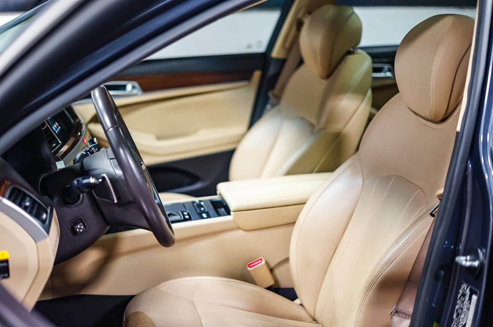 Thumbnail: 2017 Genesis G80 - 20