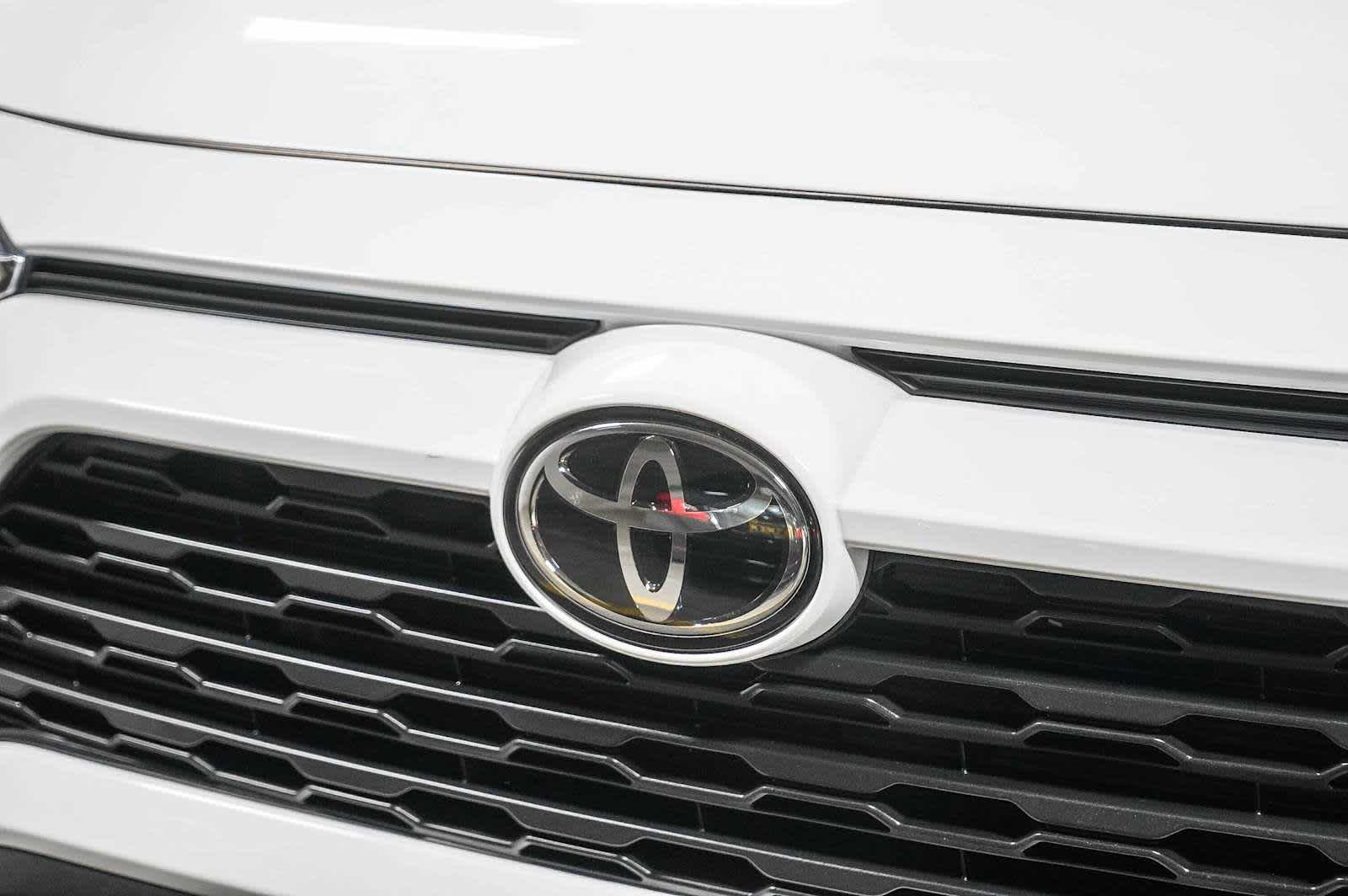 Thumbnail: 2024 Toyota RAV4 - 9