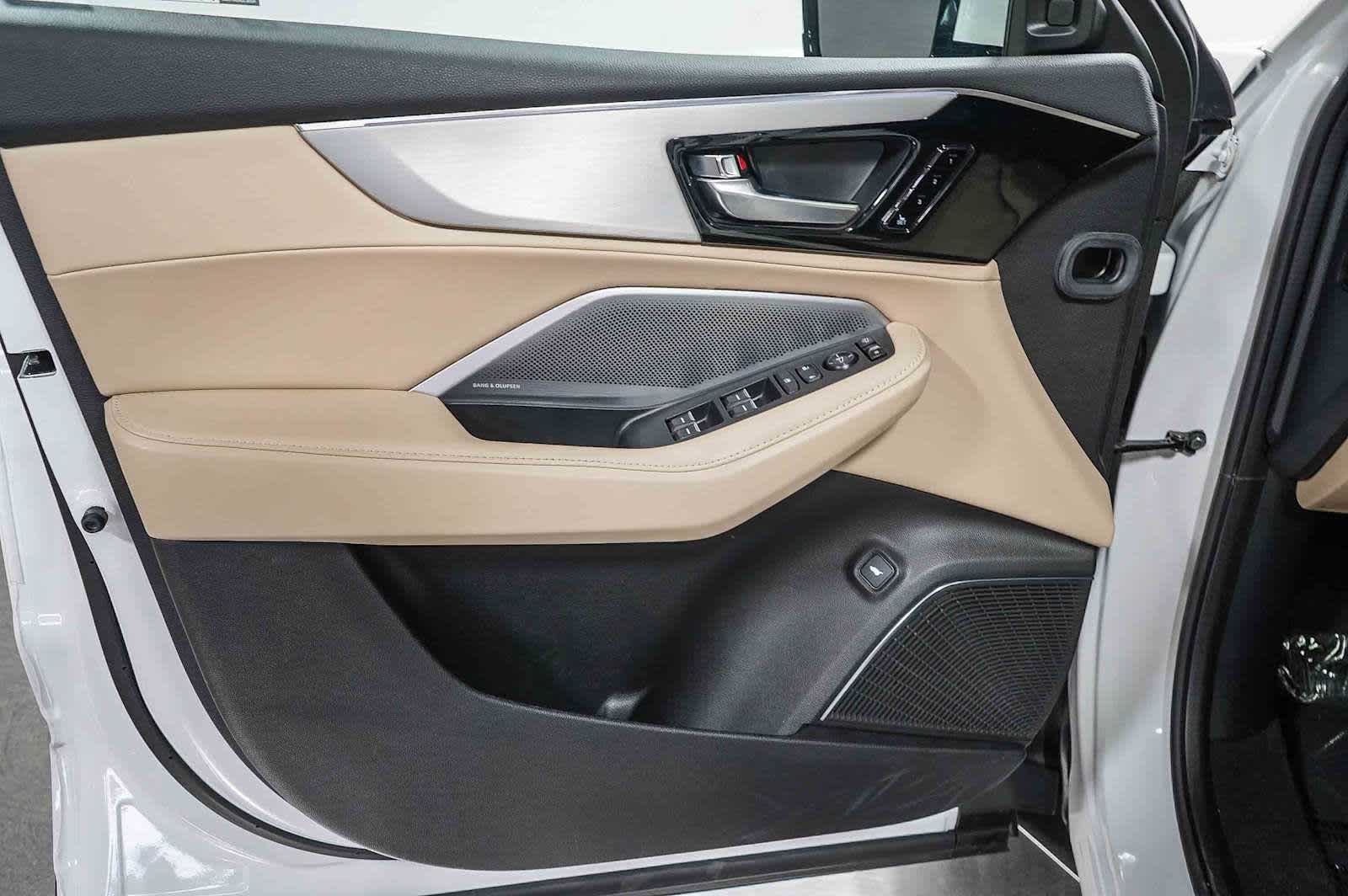 Thumbnail: 2025 Acura MDX - 22