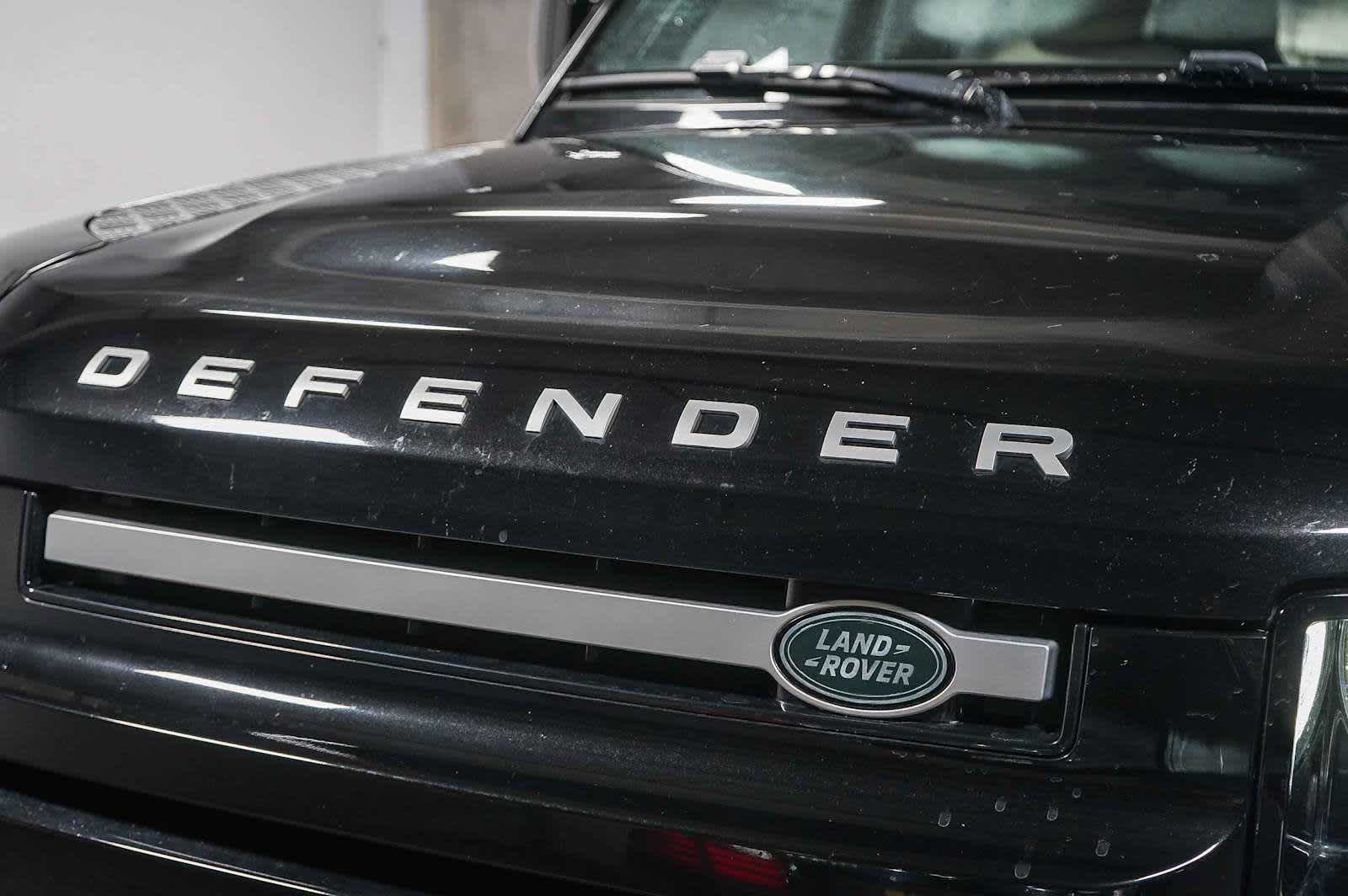 Thumbnail: 2020 Land Rover Defender - 9
