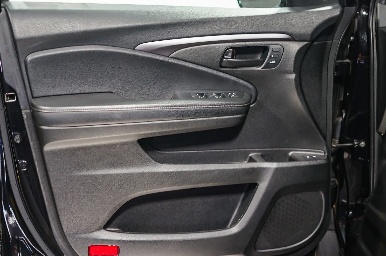 Thumbnail: 2023 Honda Passport - 25