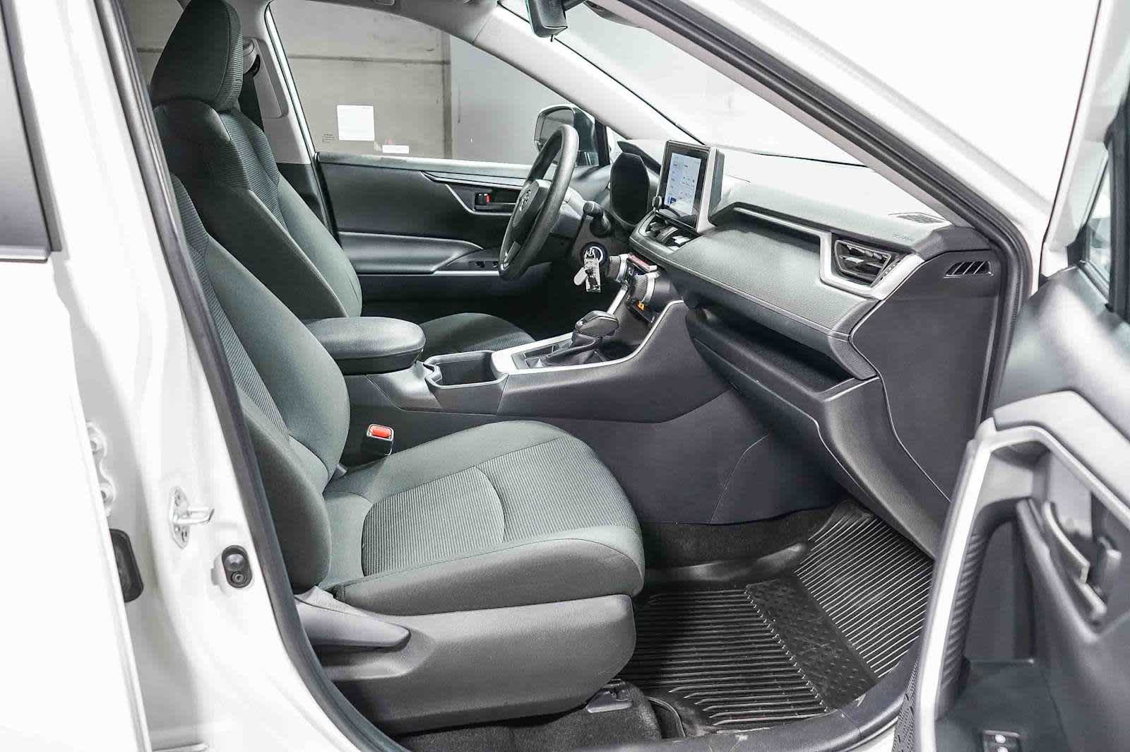 Thumbnail: 2024 Toyota RAV4 - 18