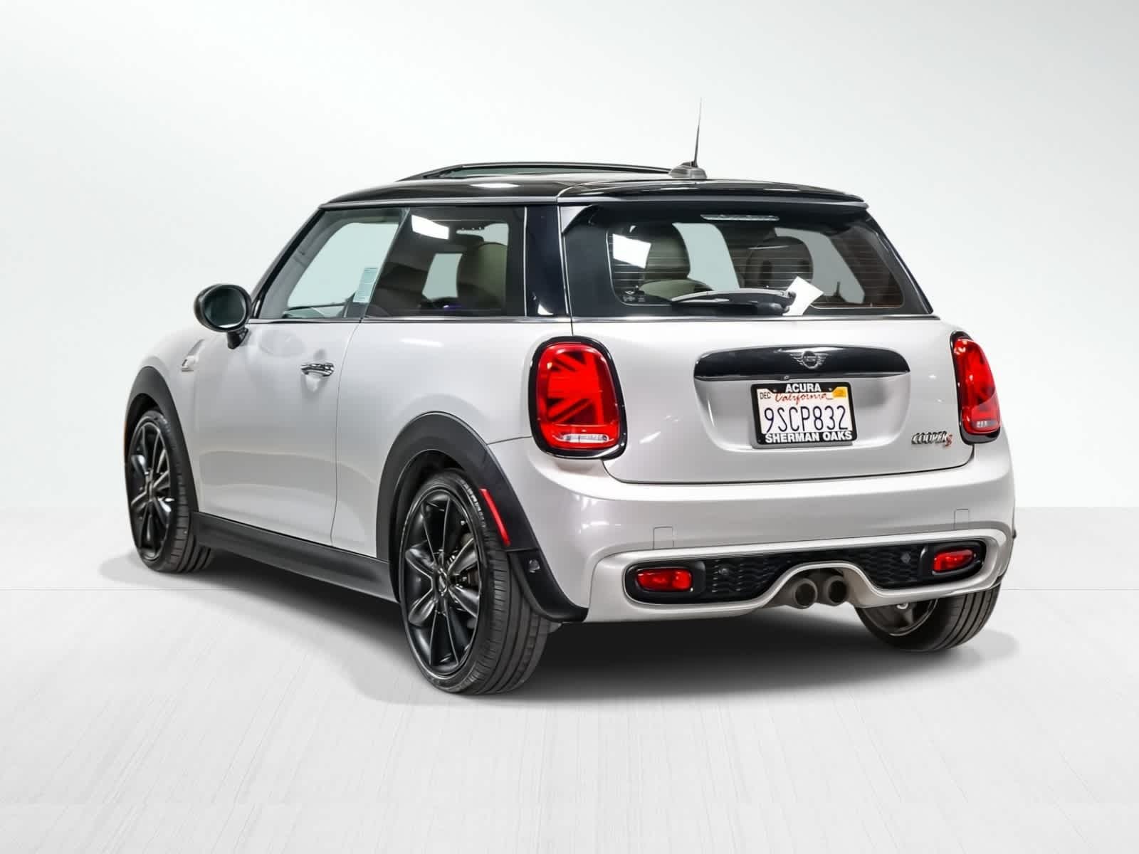 2019 Mini Cooper 2 Door Hardtop Signature photo 2