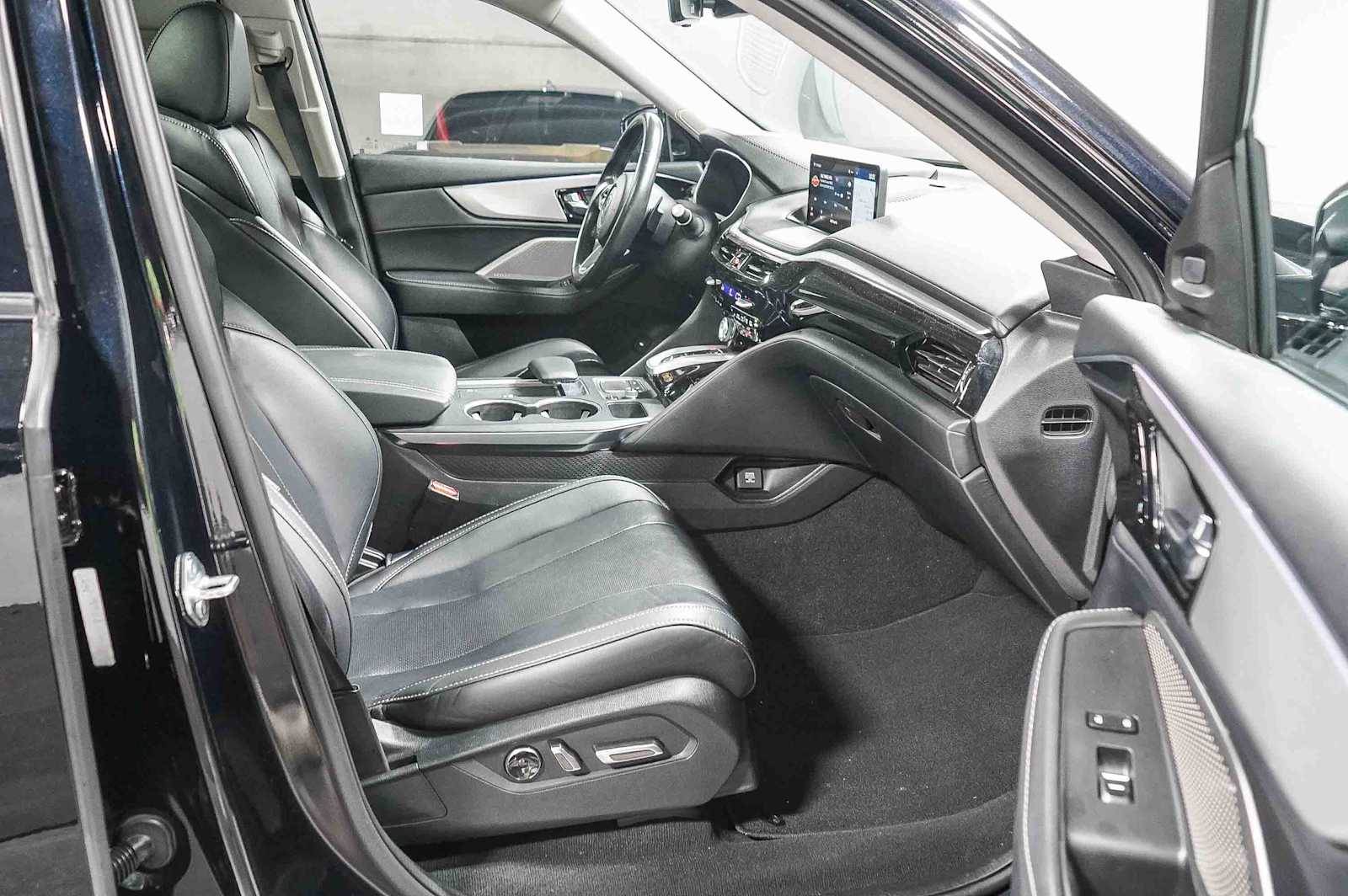 Thumbnail: 2023 Acura MDX - 17