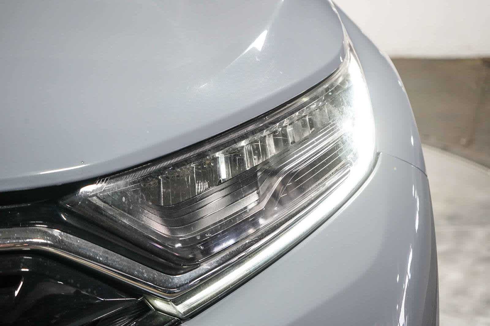 2022 Honda CR-V Hybrid Touring photo 3