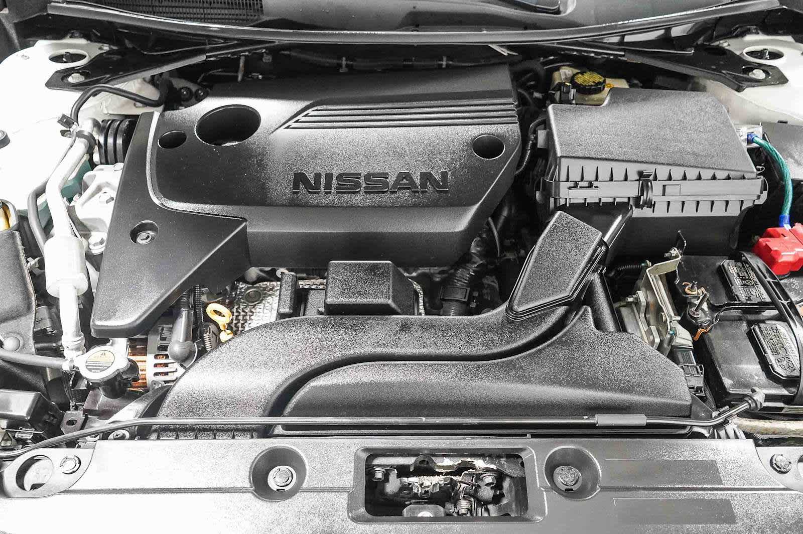 Thumbnail: 2017 Nissan Altima - 30