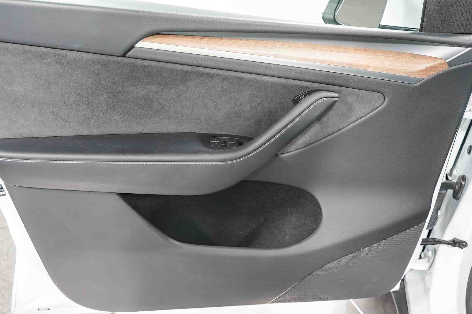 Thumbnail: 2024 Tesla Model Y - 24