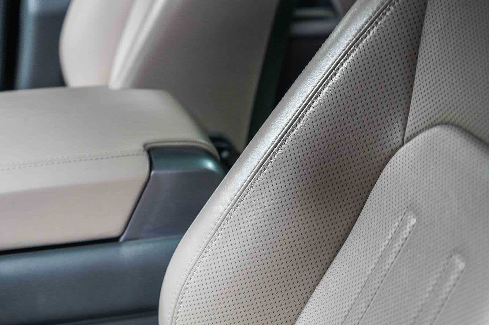 Thumbnail: 2020 Land Rover Defender - 23