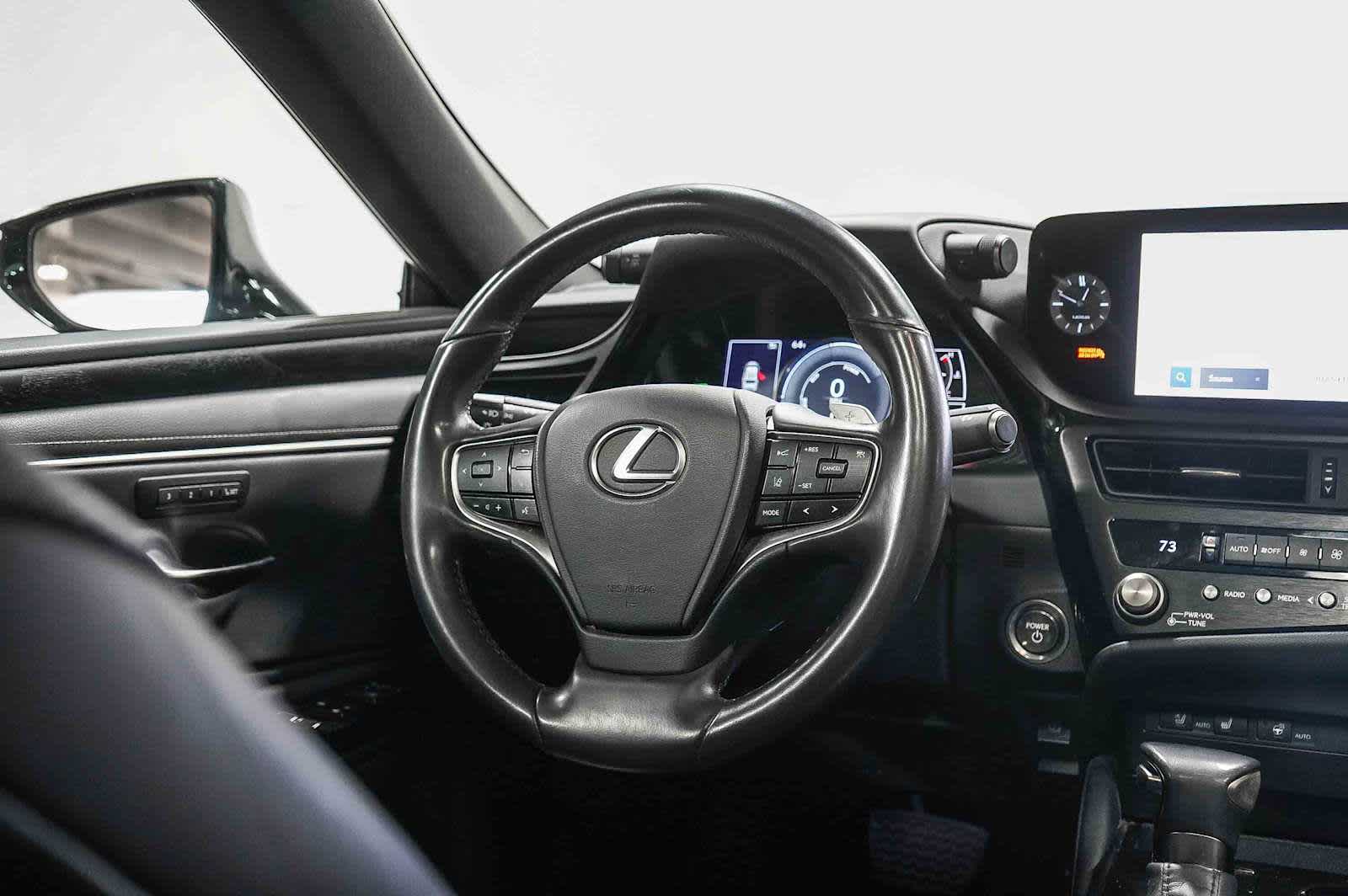 Thumbnail: 2024 Lexus ES - 16