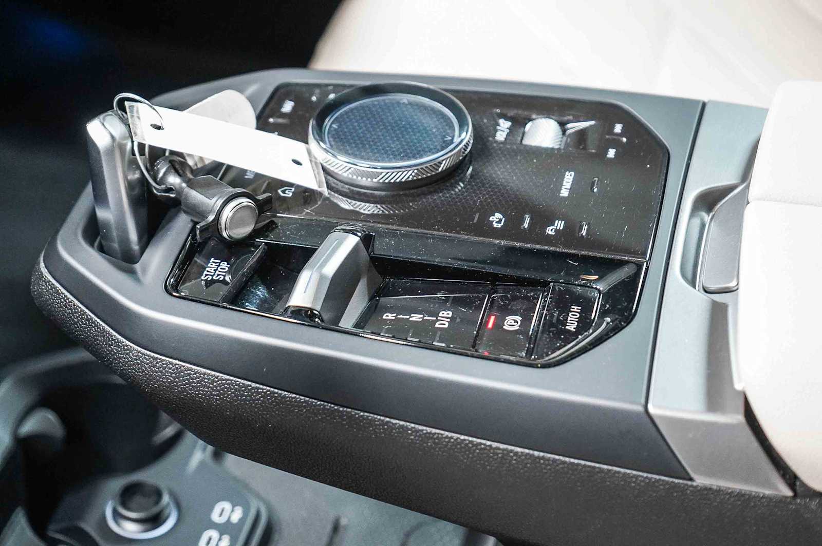 Thumbnail: 2025 BMW iX - 24