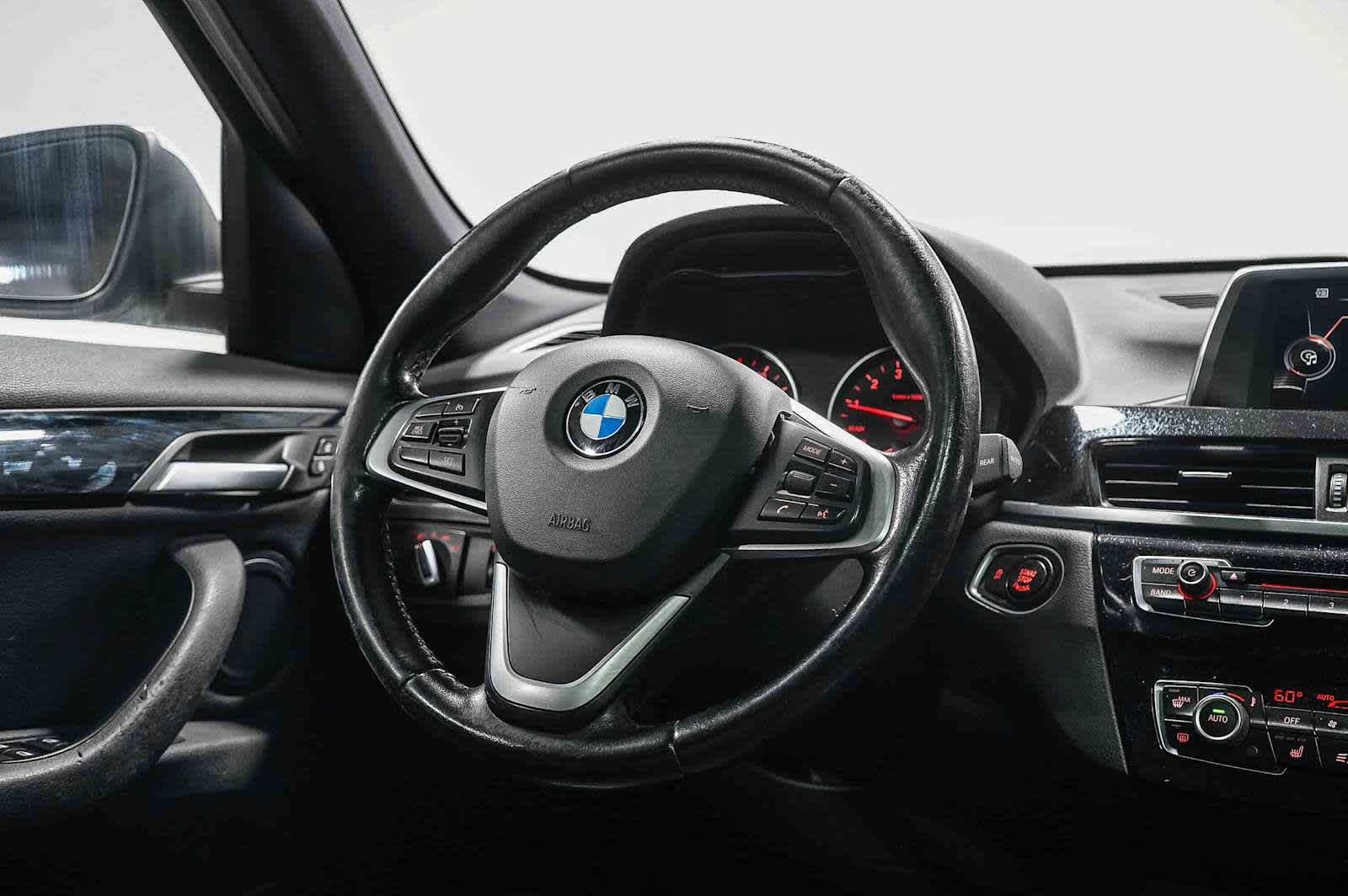 Thumbnail: 2017 BMW X1 - 16