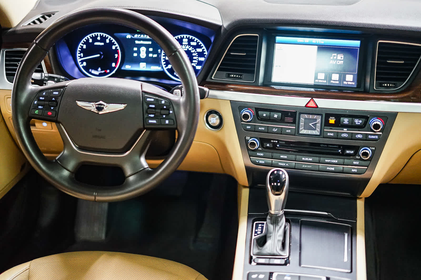 Thumbnail: 2017 Genesis G80 - 14