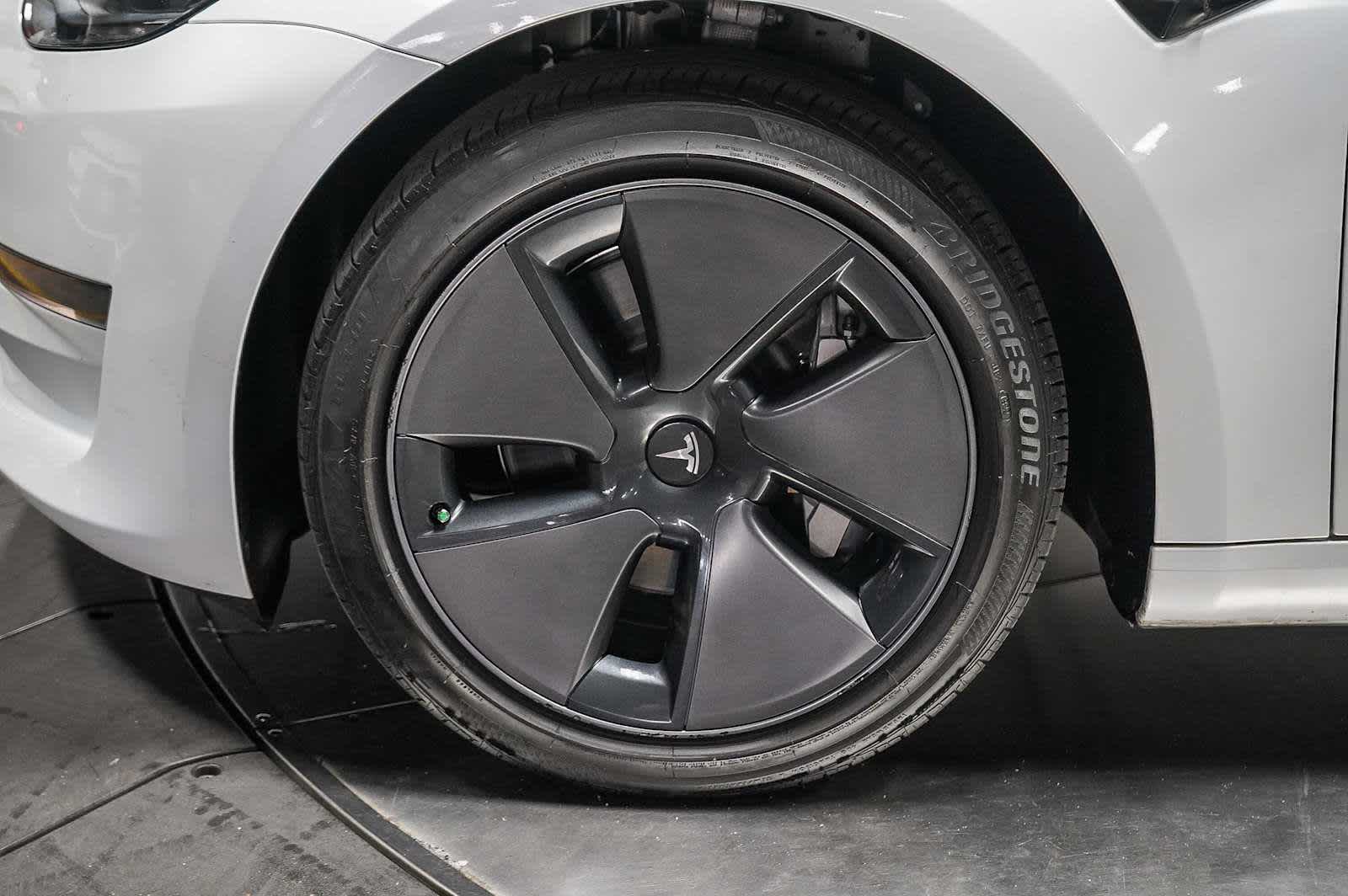 Thumbnail: 2023 Tesla Model 3 - 10