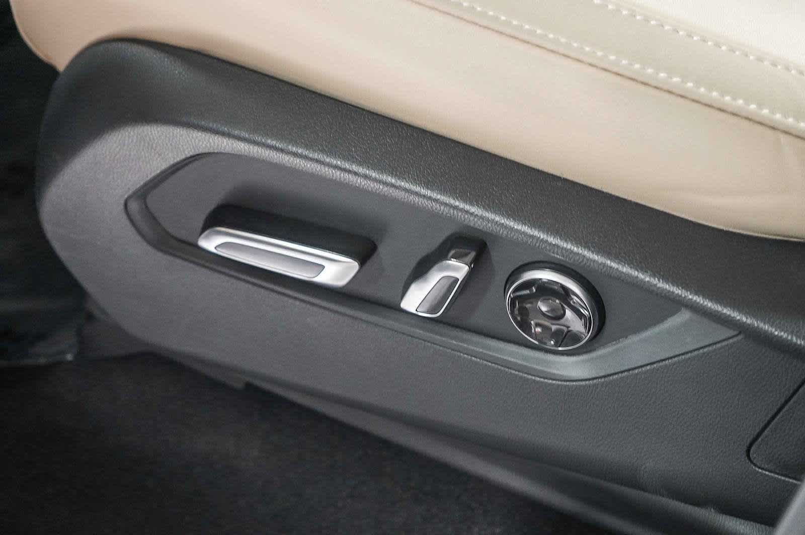 Thumbnail: 2025 Acura MDX - 23