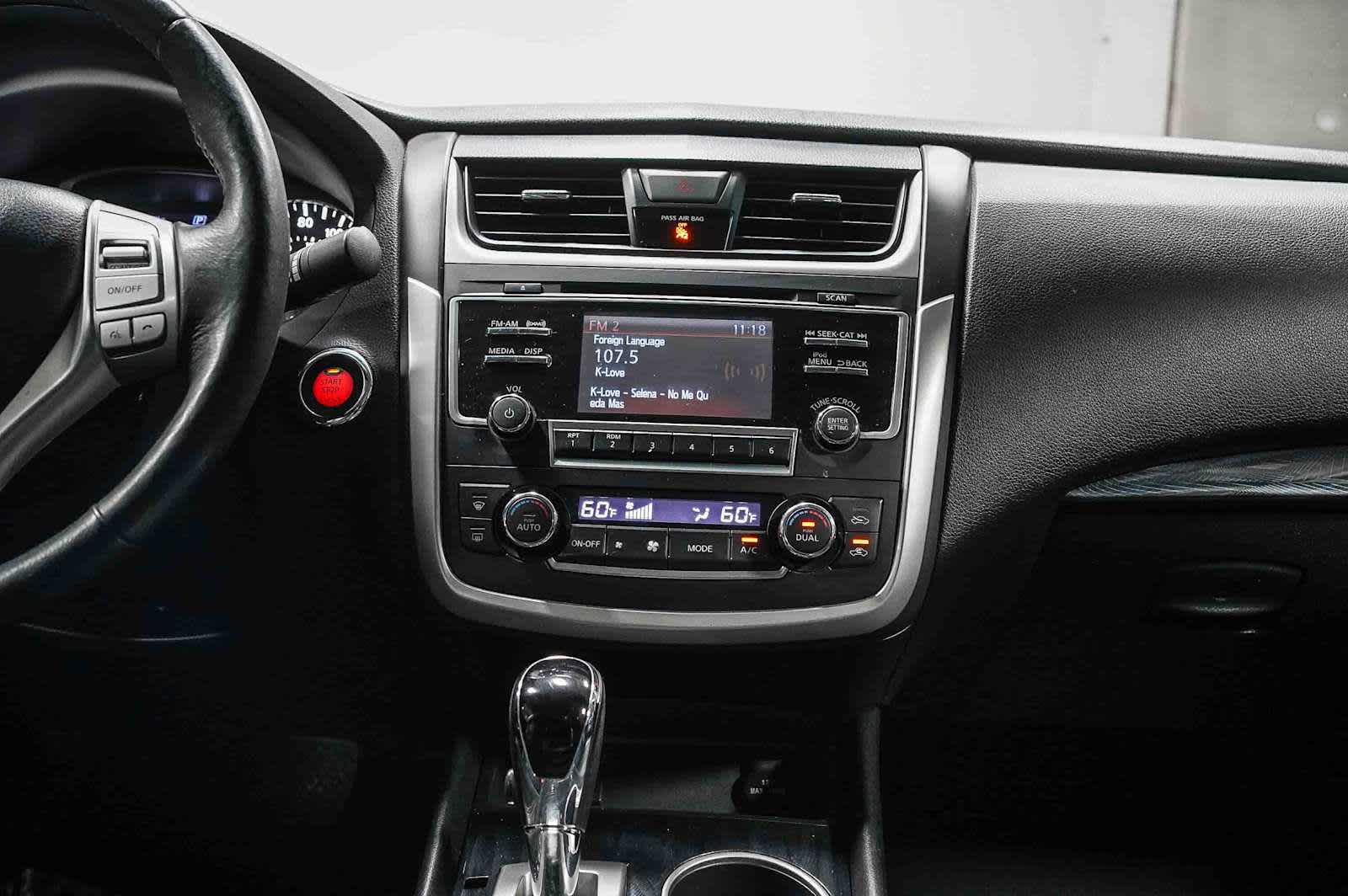 Thumbnail: 2017 Nissan Altima - 15