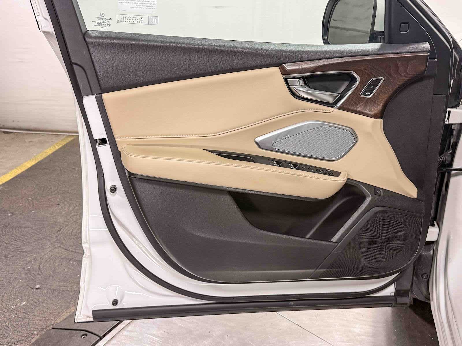 Thumbnail: 2023 Acura RDX - 24