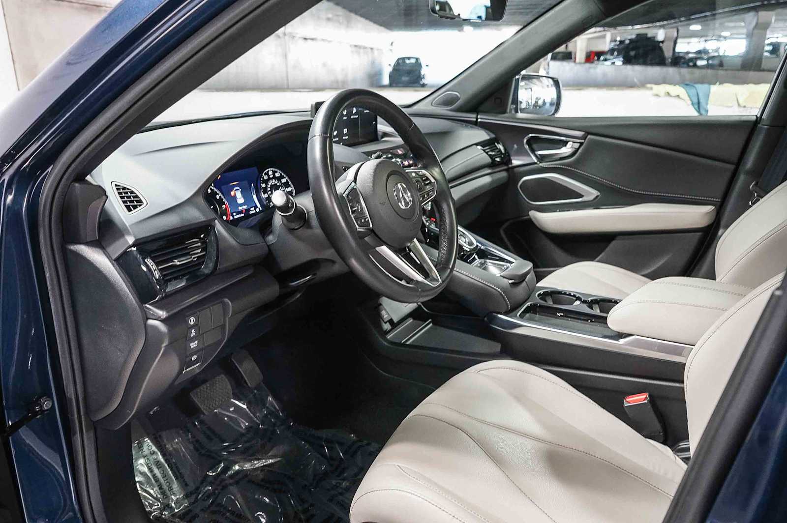 Thumbnail: 2025 Acura RDX - 18