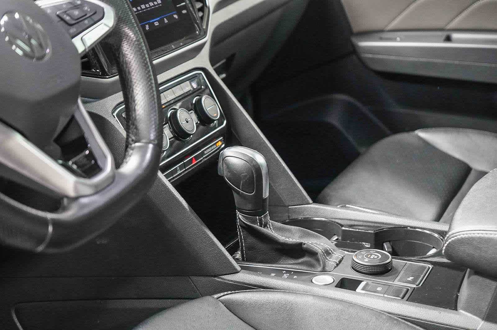 Thumbnail: 2021 Volkswagen Atlas - 24